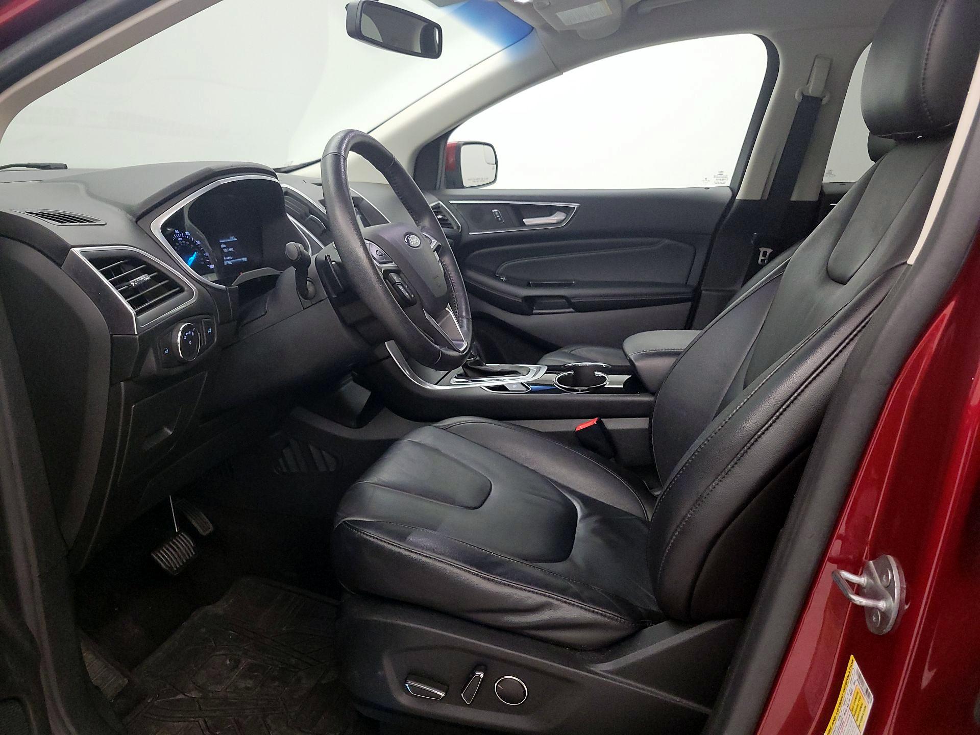 Thumbnail: 2016 Ford Edge - 11