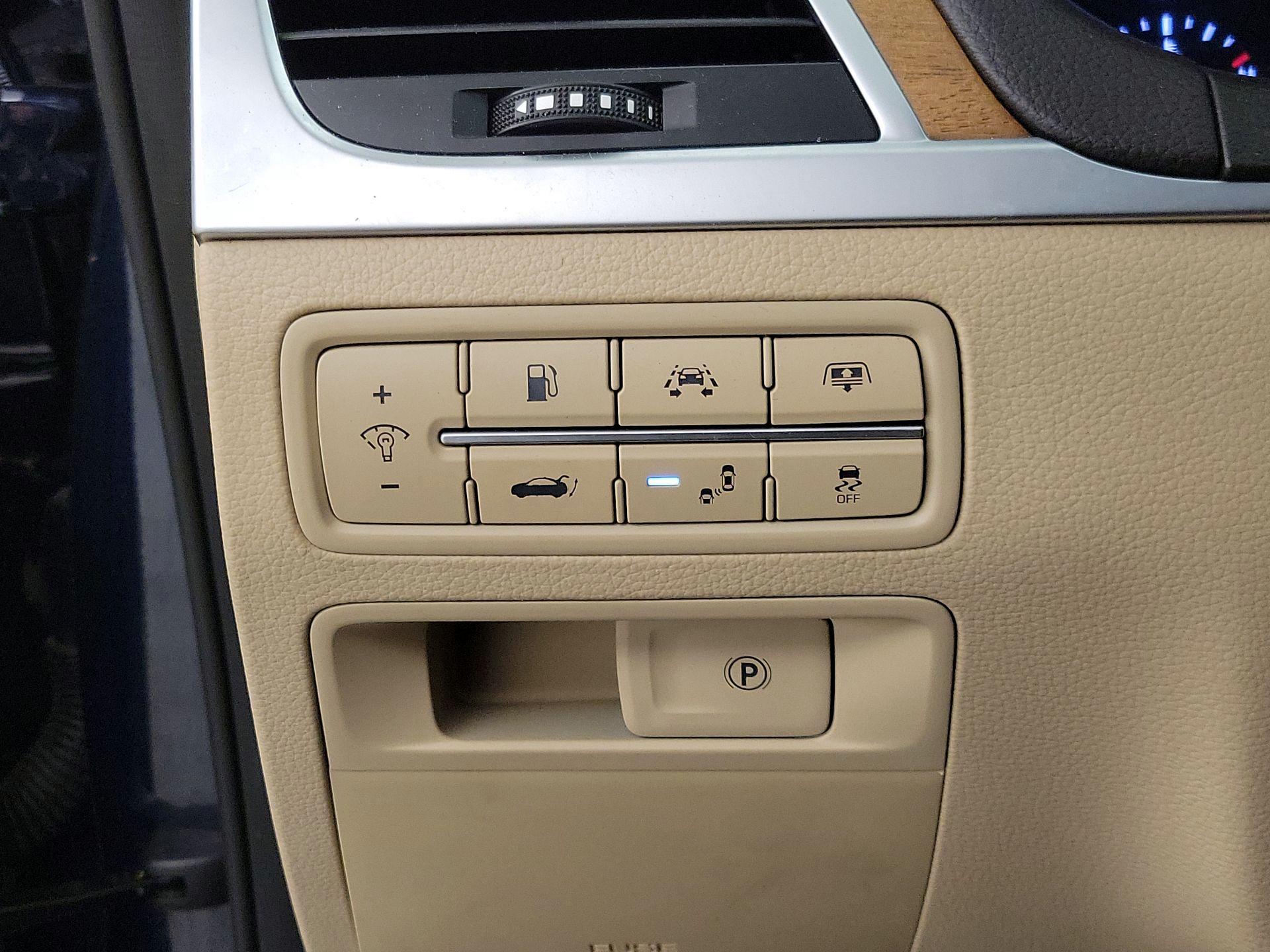 Thumbnail: 2019 Genesis G80 - 13