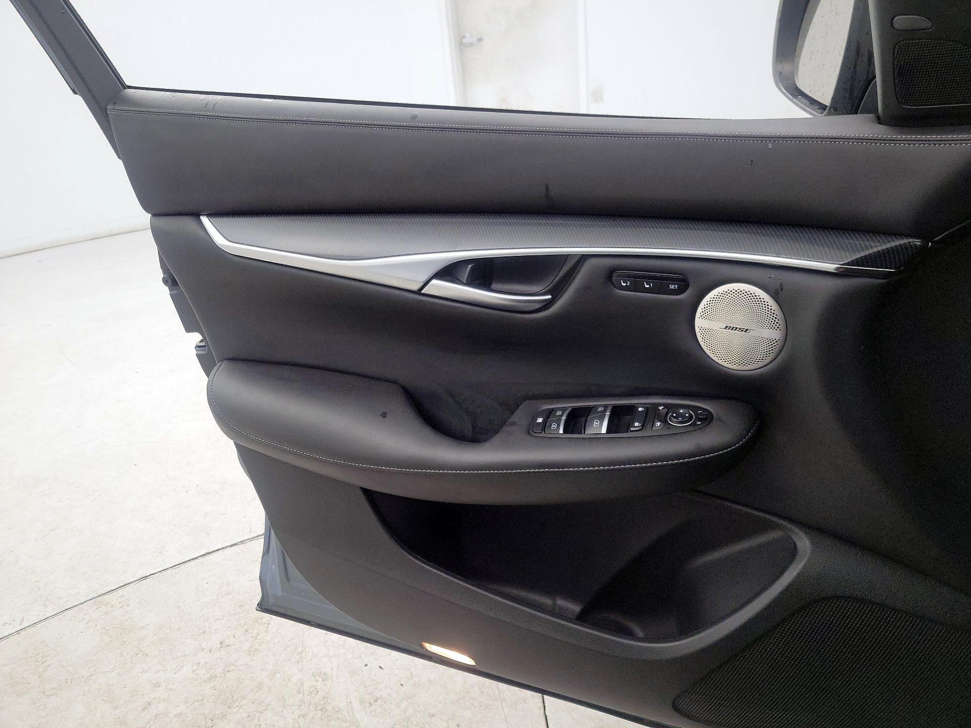 Thumbnail: 2023 INFINITI QX50 - 12