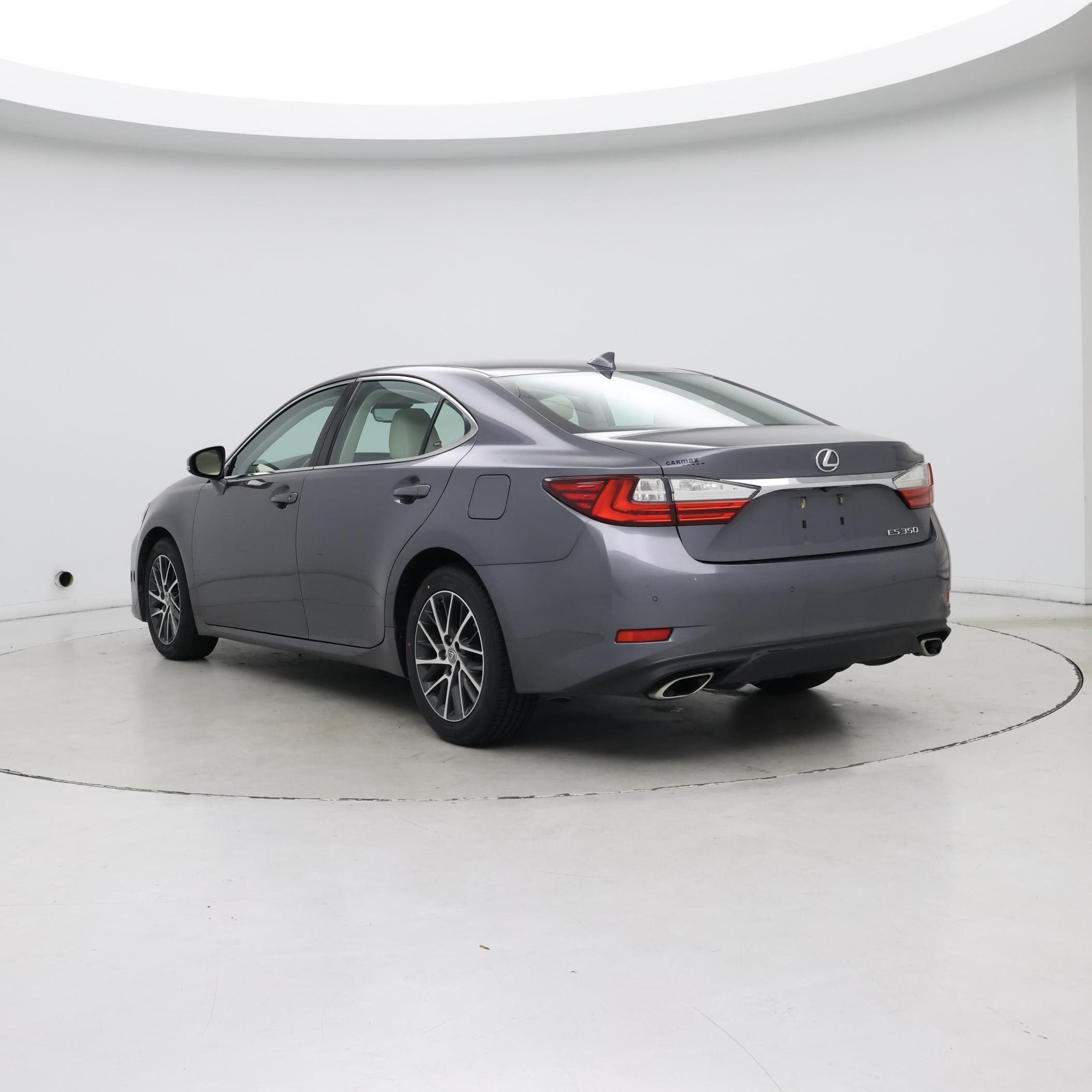 Thumbnail: 2018 Lexus ES - 2