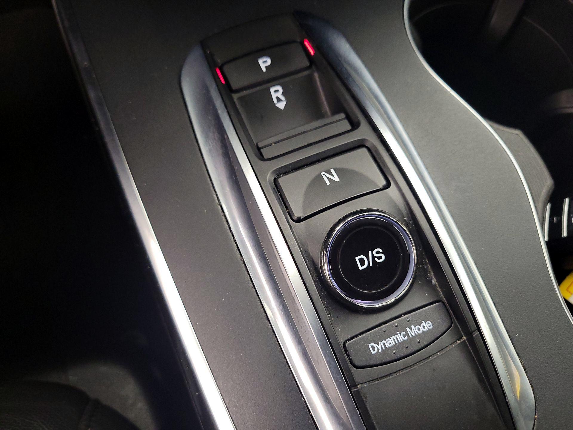 Thumbnail: 2017 Acura MDX - 17