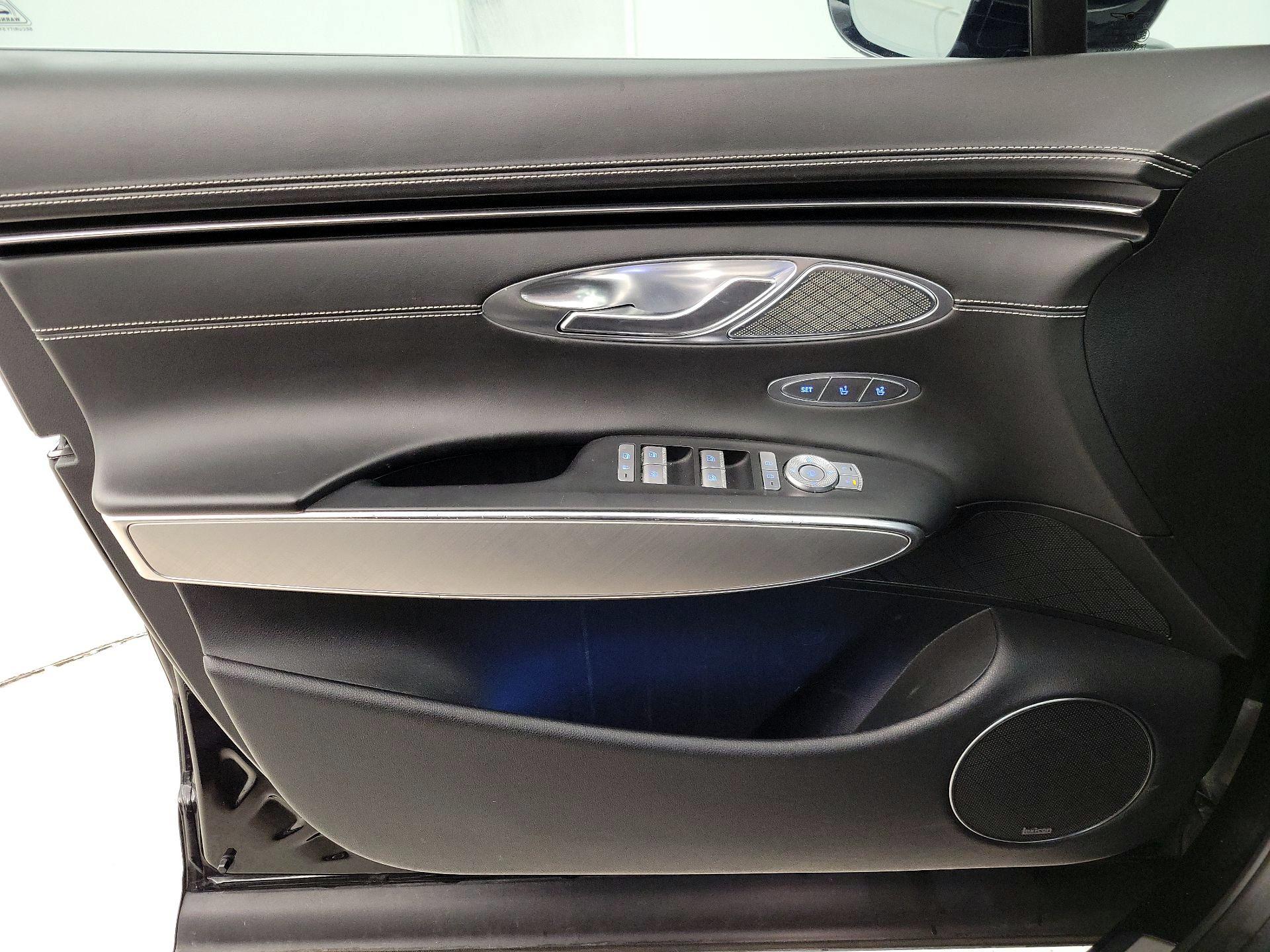 Thumbnail: 2024 Genesis GV70 - 12