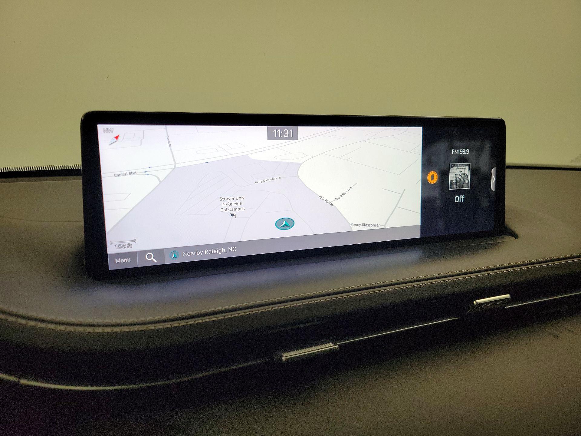 Thumbnail: 2024 Genesis GV70 - 14