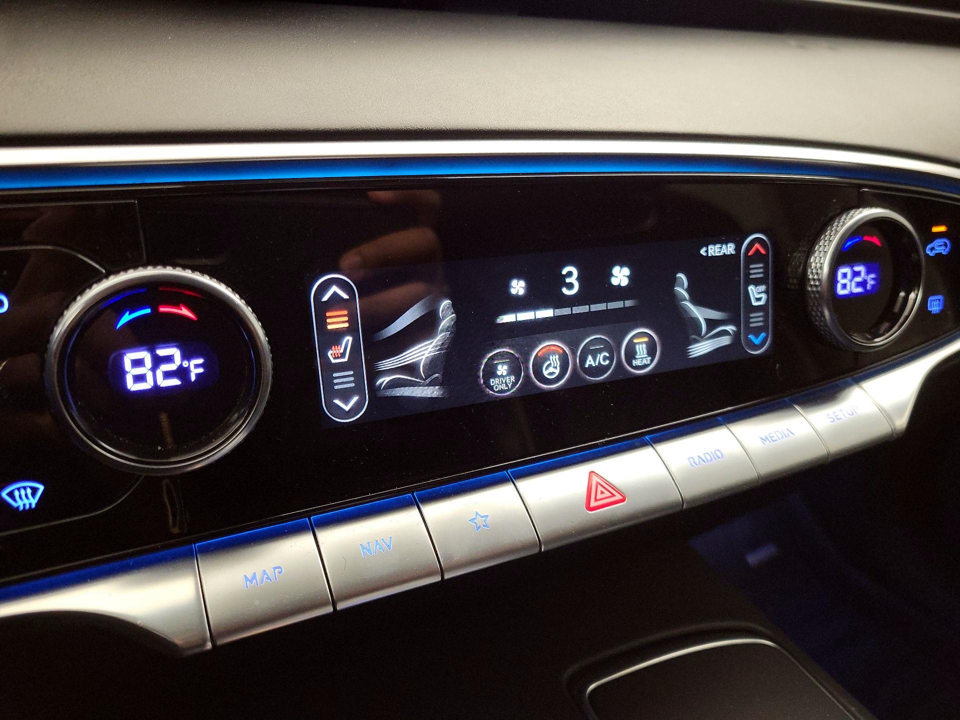 Thumbnail: 2024 Genesis GV70 - 17