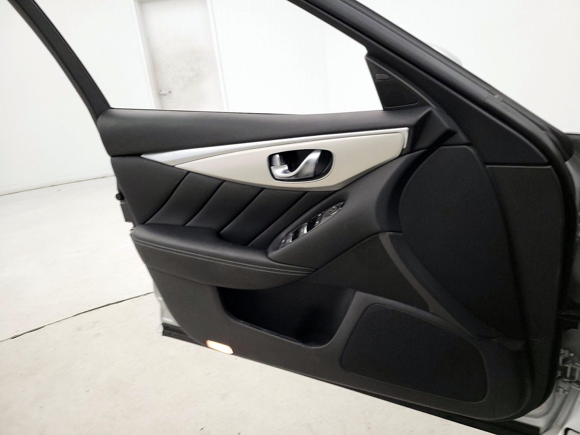 Thumbnail: 2020 INFINITI Q50 - 12