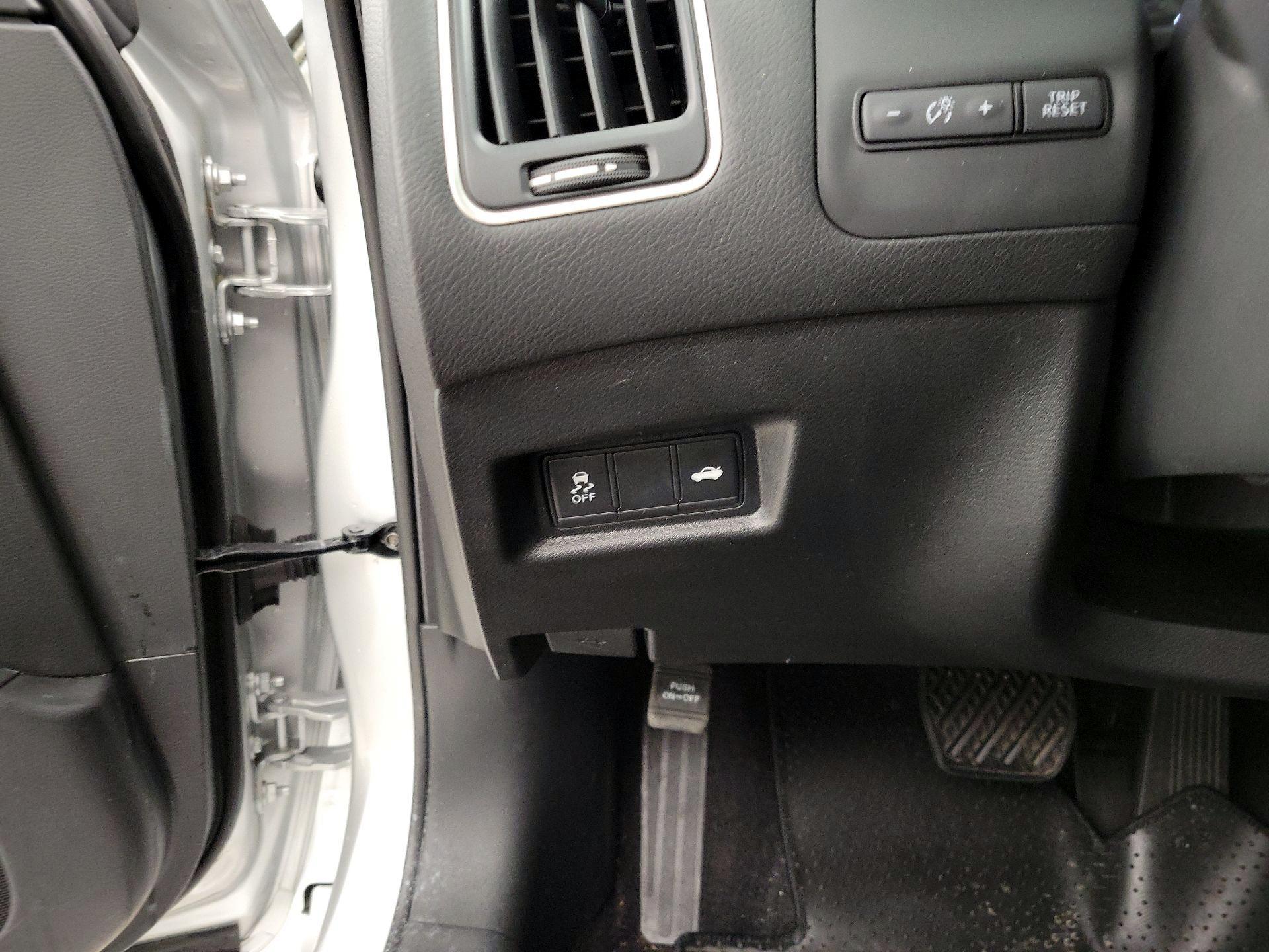 Thumbnail: 2020 INFINITI Q50 - 13