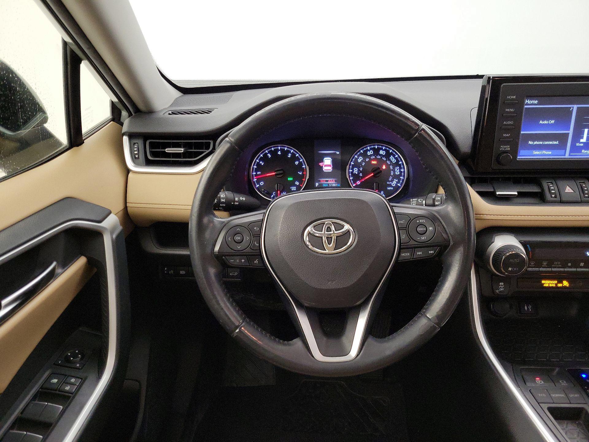 Thumbnail: 2019 Toyota RAV4 - 10