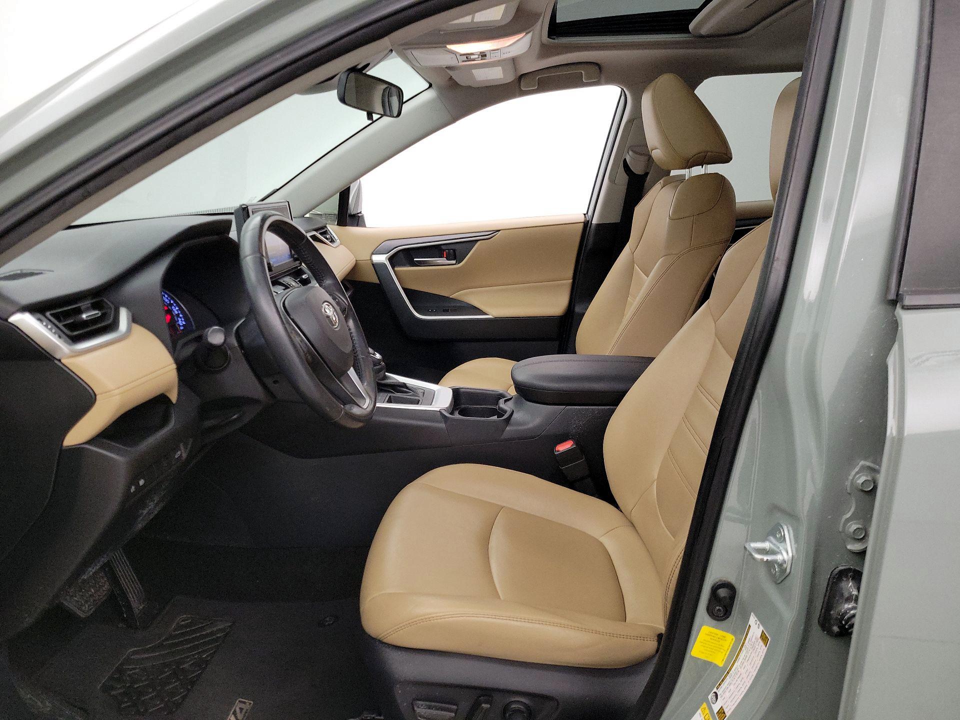 Thumbnail: 2019 Toyota RAV4 - 11