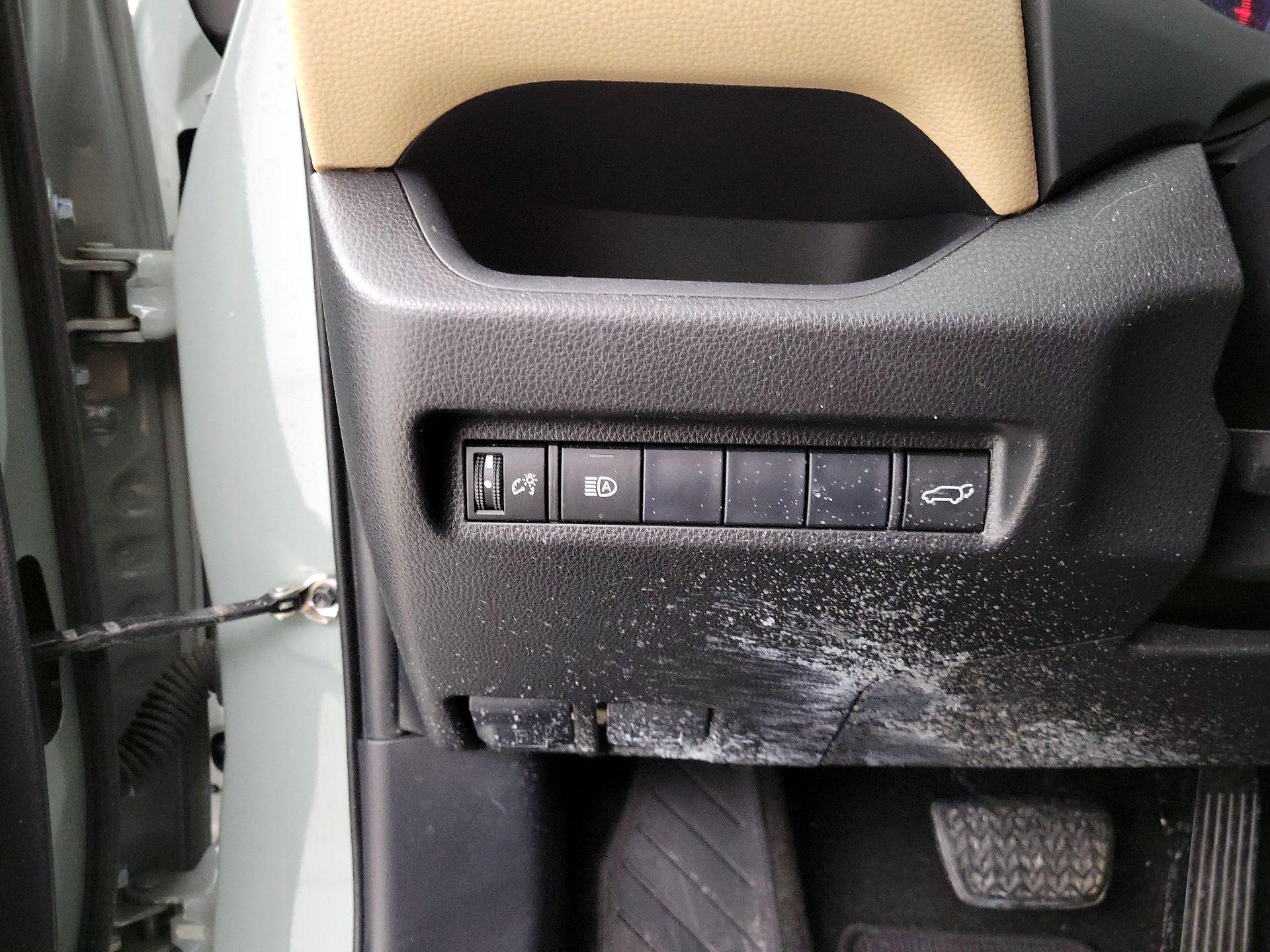 Thumbnail: 2019 Toyota RAV4 - 13