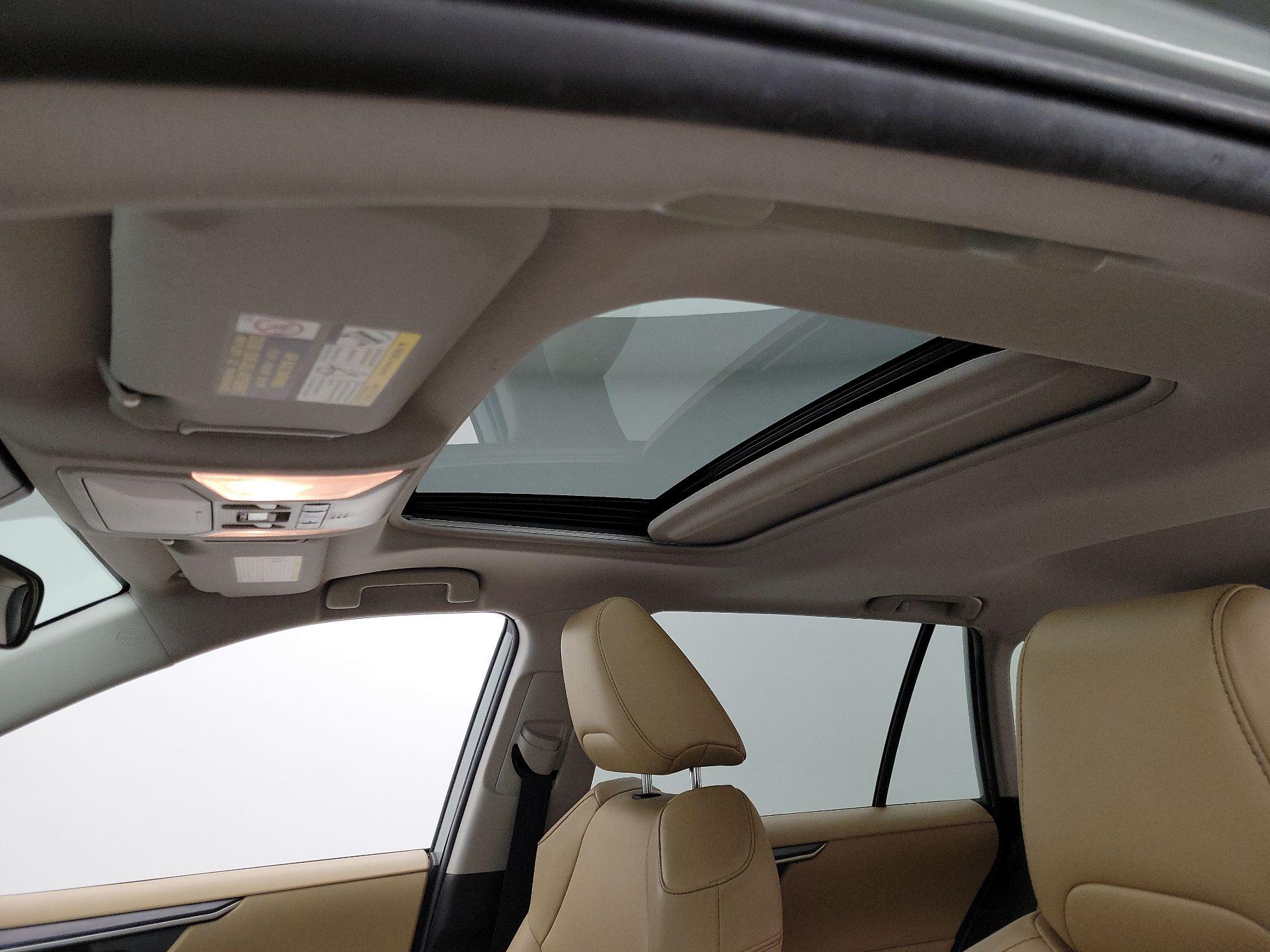 Thumbnail: 2019 Toyota RAV4 - 19