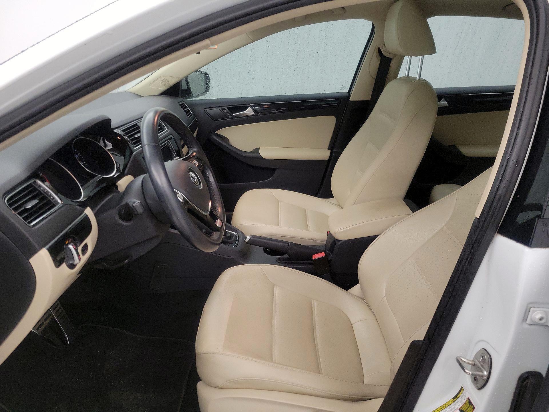 Thumbnail: 2017 Volkswagen Jetta - 11