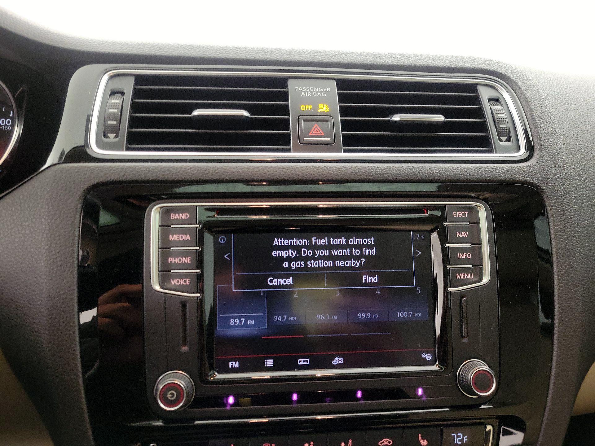 Thumbnail: 2017 Volkswagen Jetta - 15