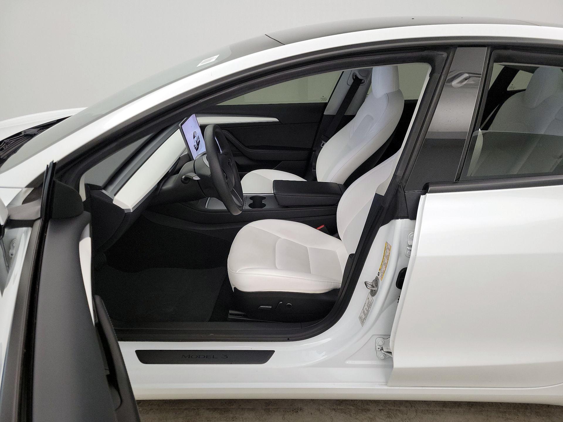 Thumbnail: 2023 Tesla Model 3 - 11