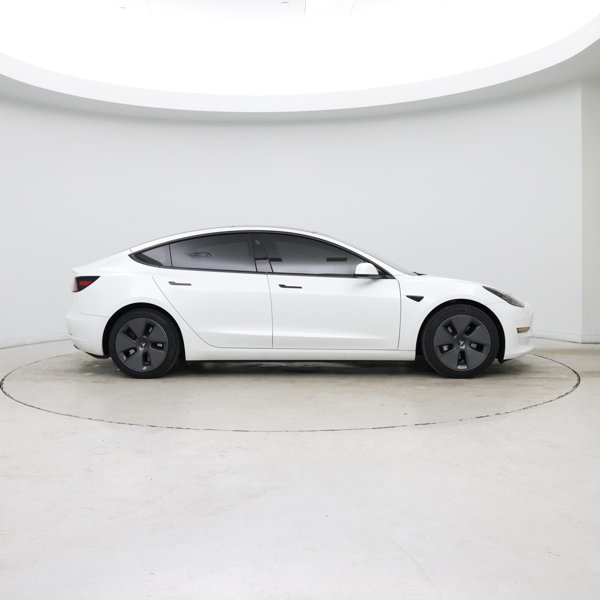 Thumbnail: 2023 Tesla Model 3 - 7