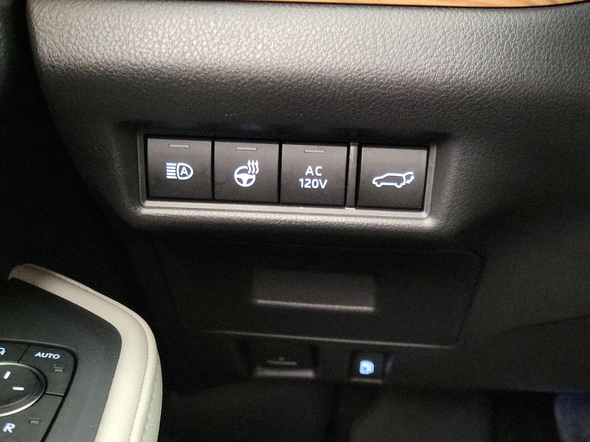 Thumbnail: 2026 Toyota Highlander - 13