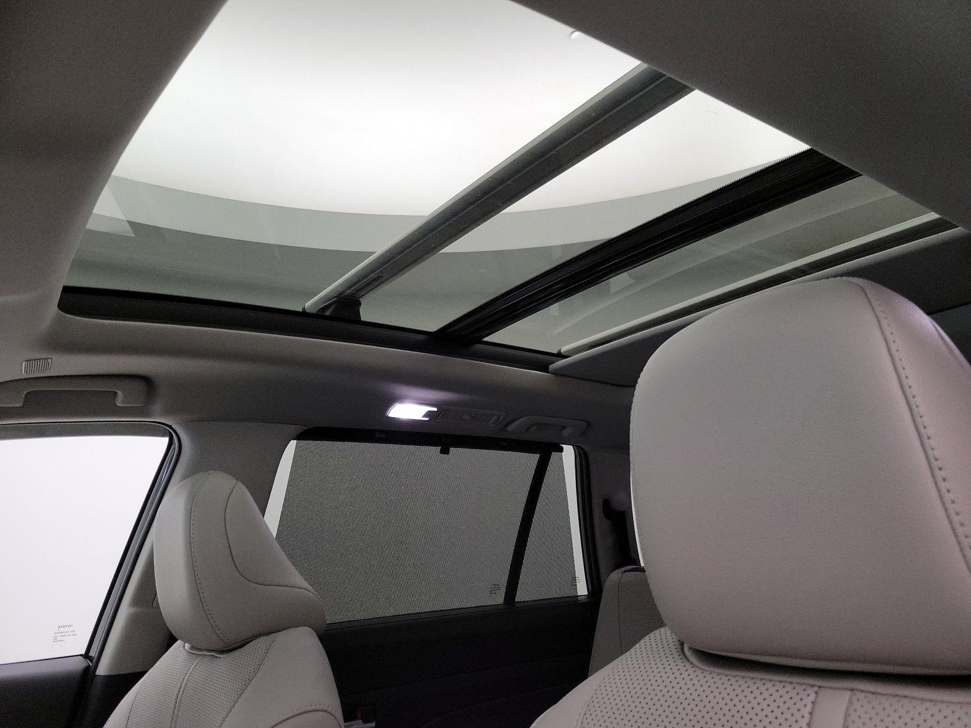 Thumbnail: 2026 Toyota Highlander - 19