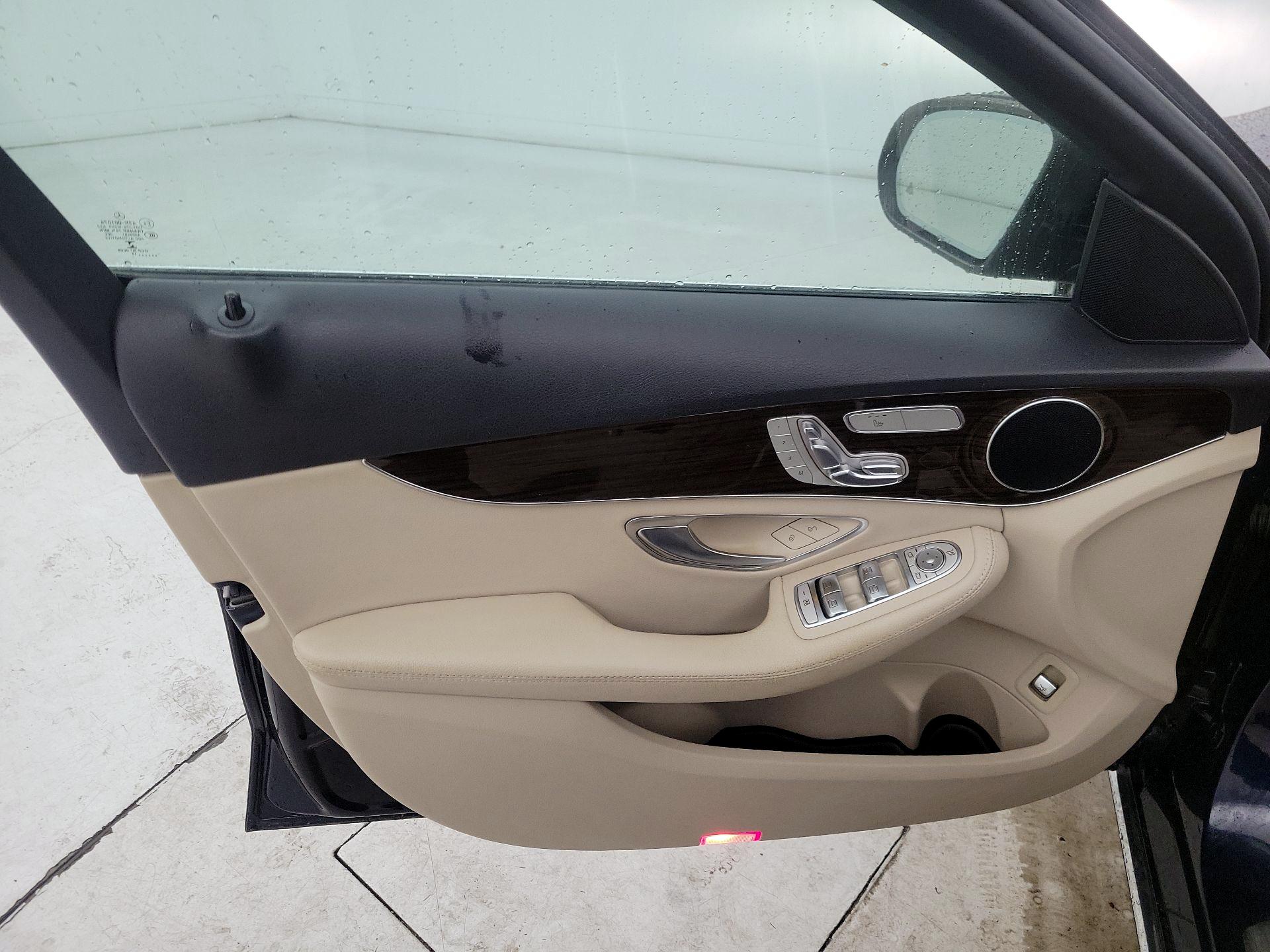 Thumbnail: 2018 Mercedes-Benz C-Class - 12