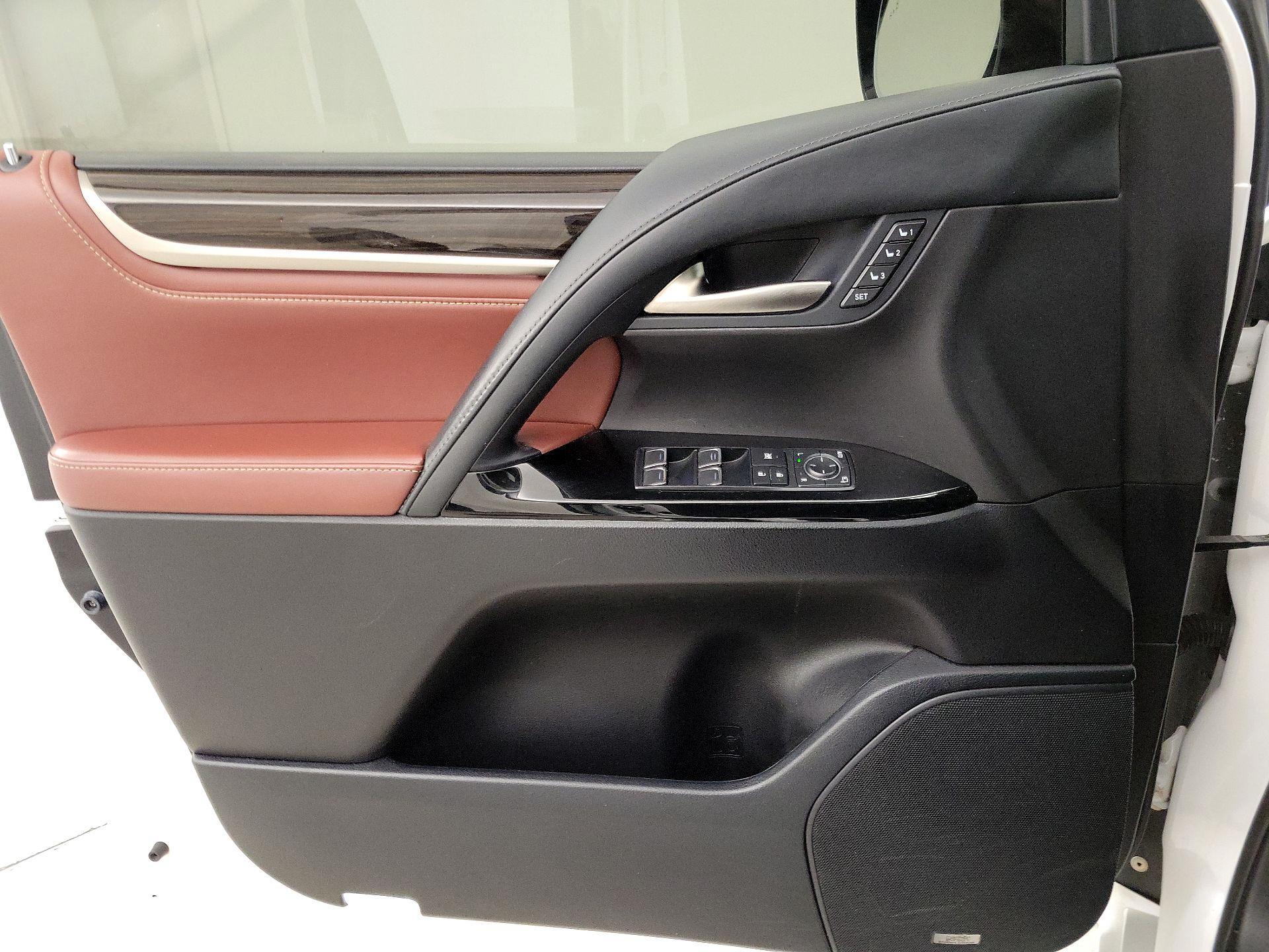 Thumbnail: 2017 Lexus LX - 12