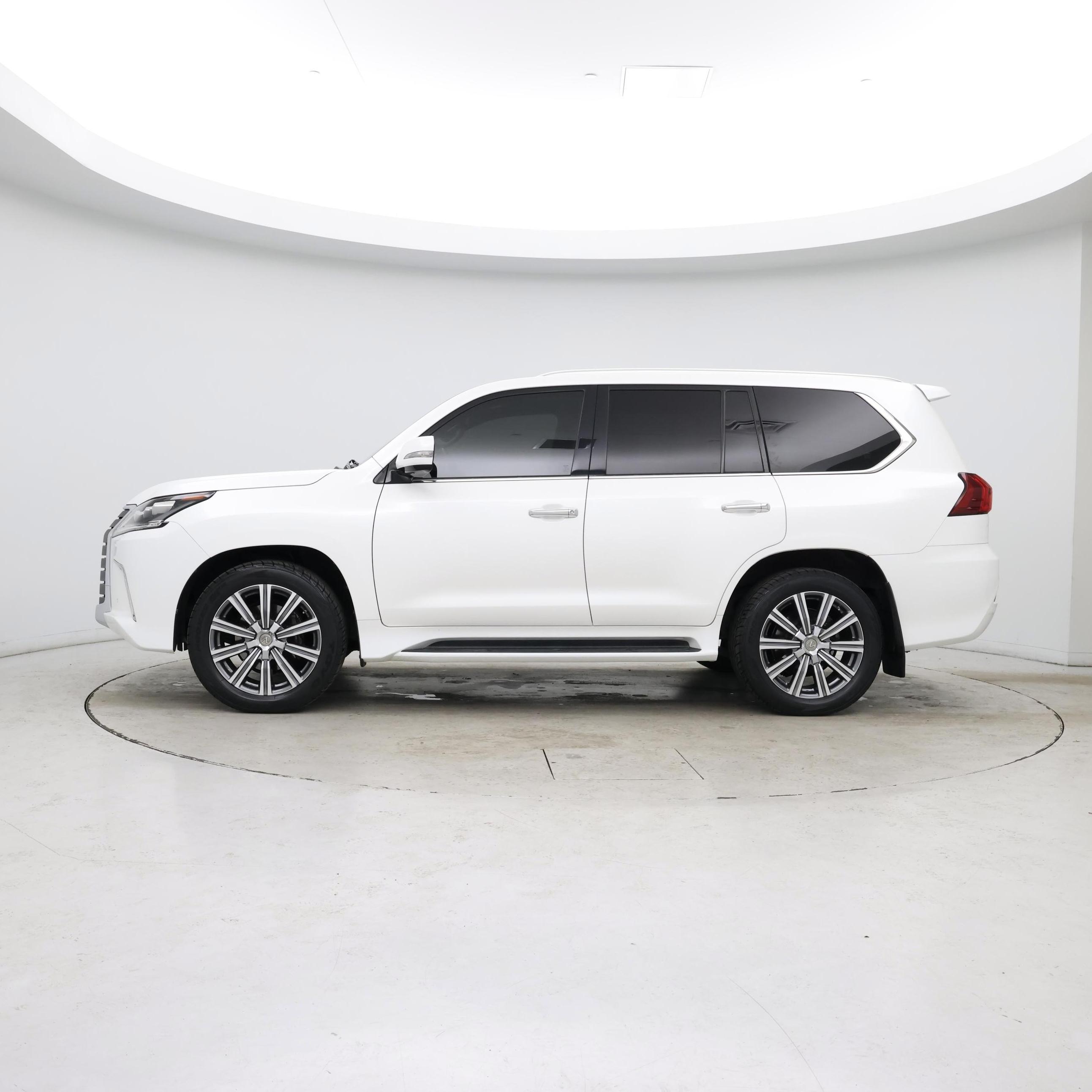 Thumbnail: 2017 Lexus LX - 3