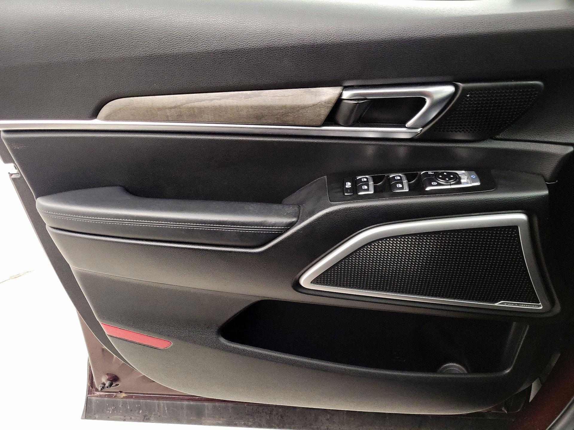 Thumbnail: 2020 Kia Telluride - 12