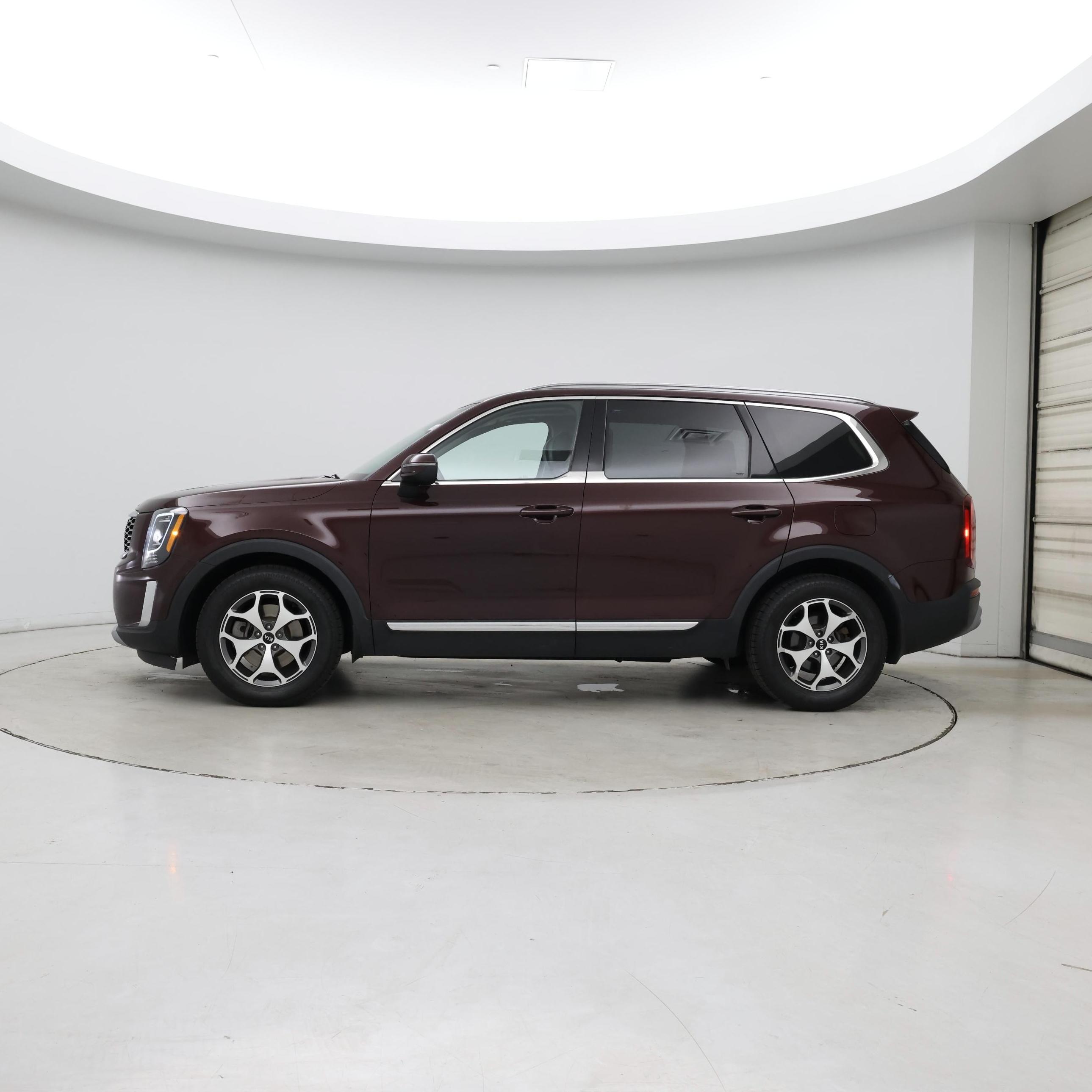 Thumbnail: 2020 Kia Telluride - 3