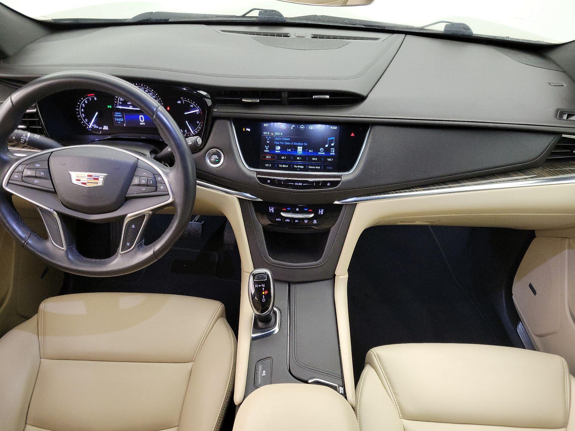 Thumbnail: 2017 Cadillac XT5 - 9