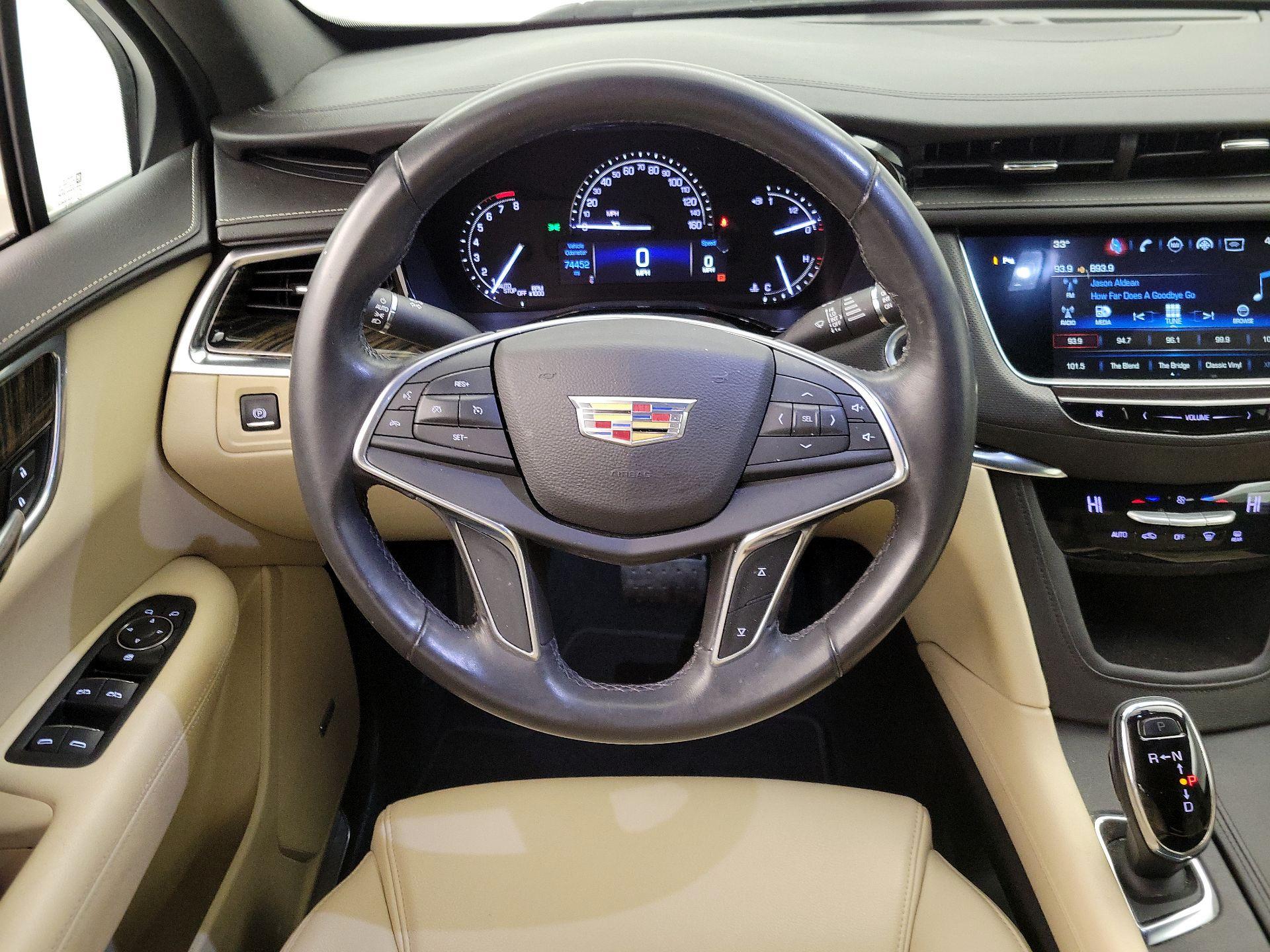 Thumbnail: 2017 Cadillac XT5 - 10