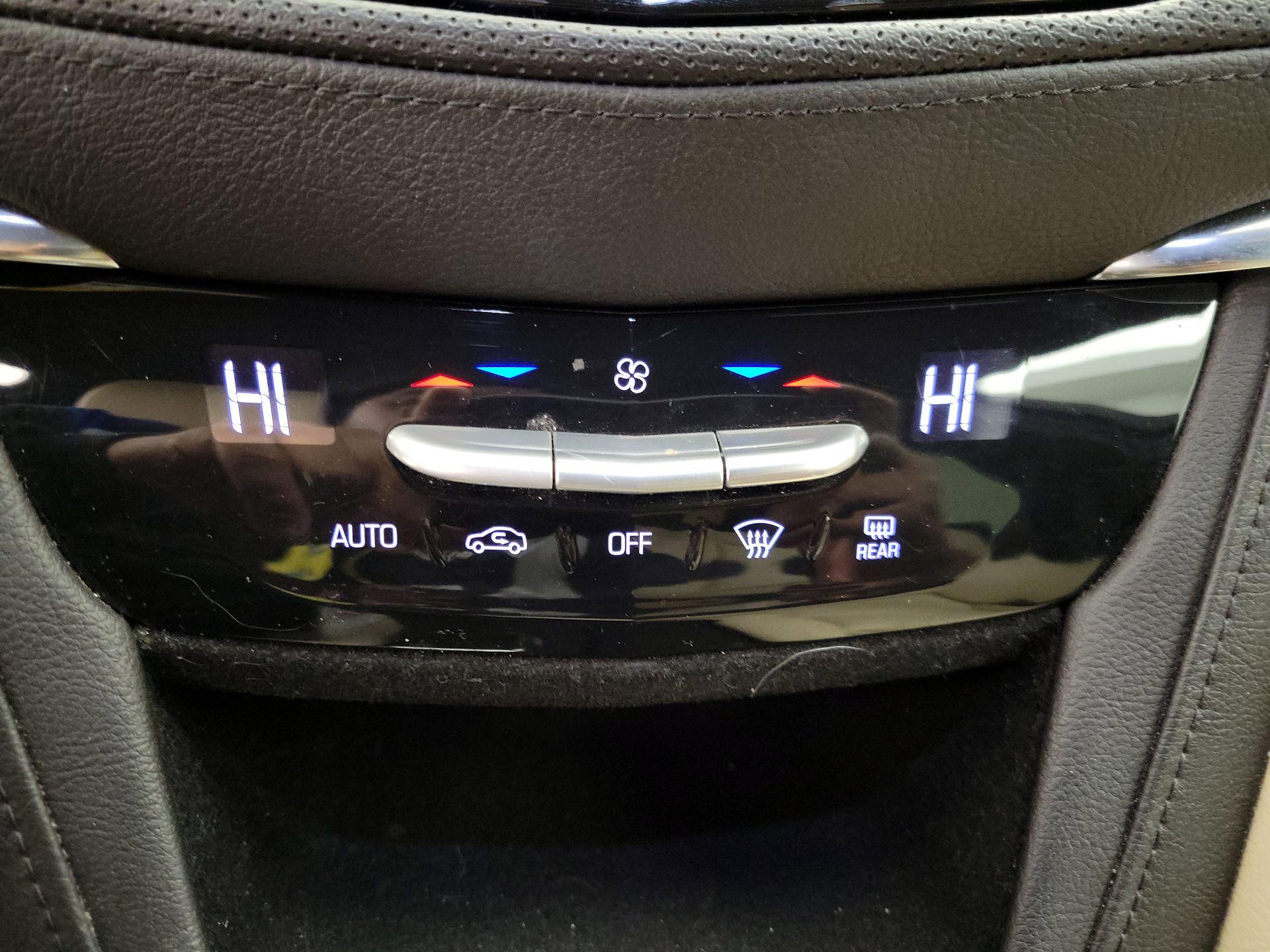 Thumbnail: 2017 Cadillac XT5 - 16