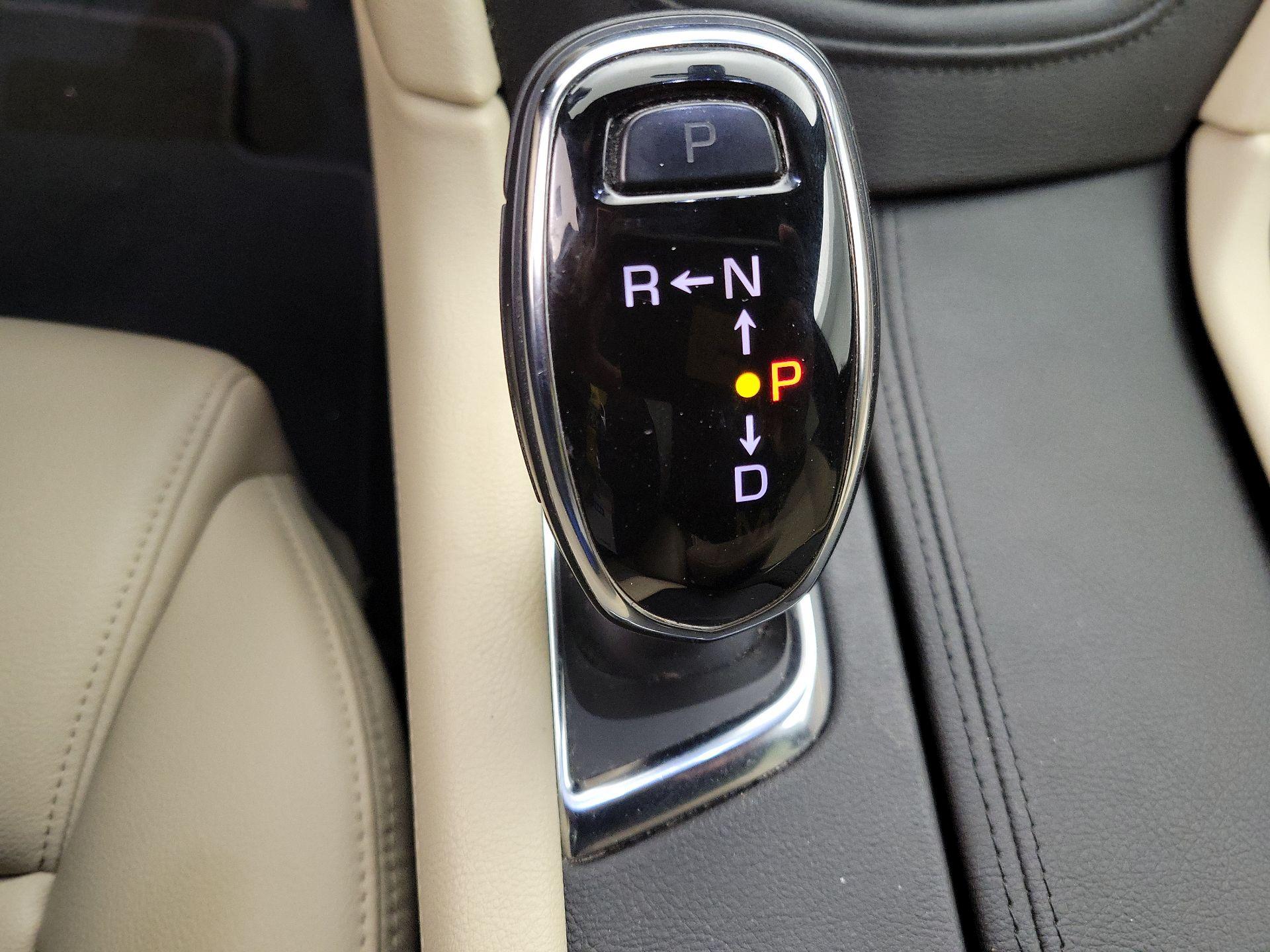 Thumbnail: 2017 Cadillac XT5 - 17