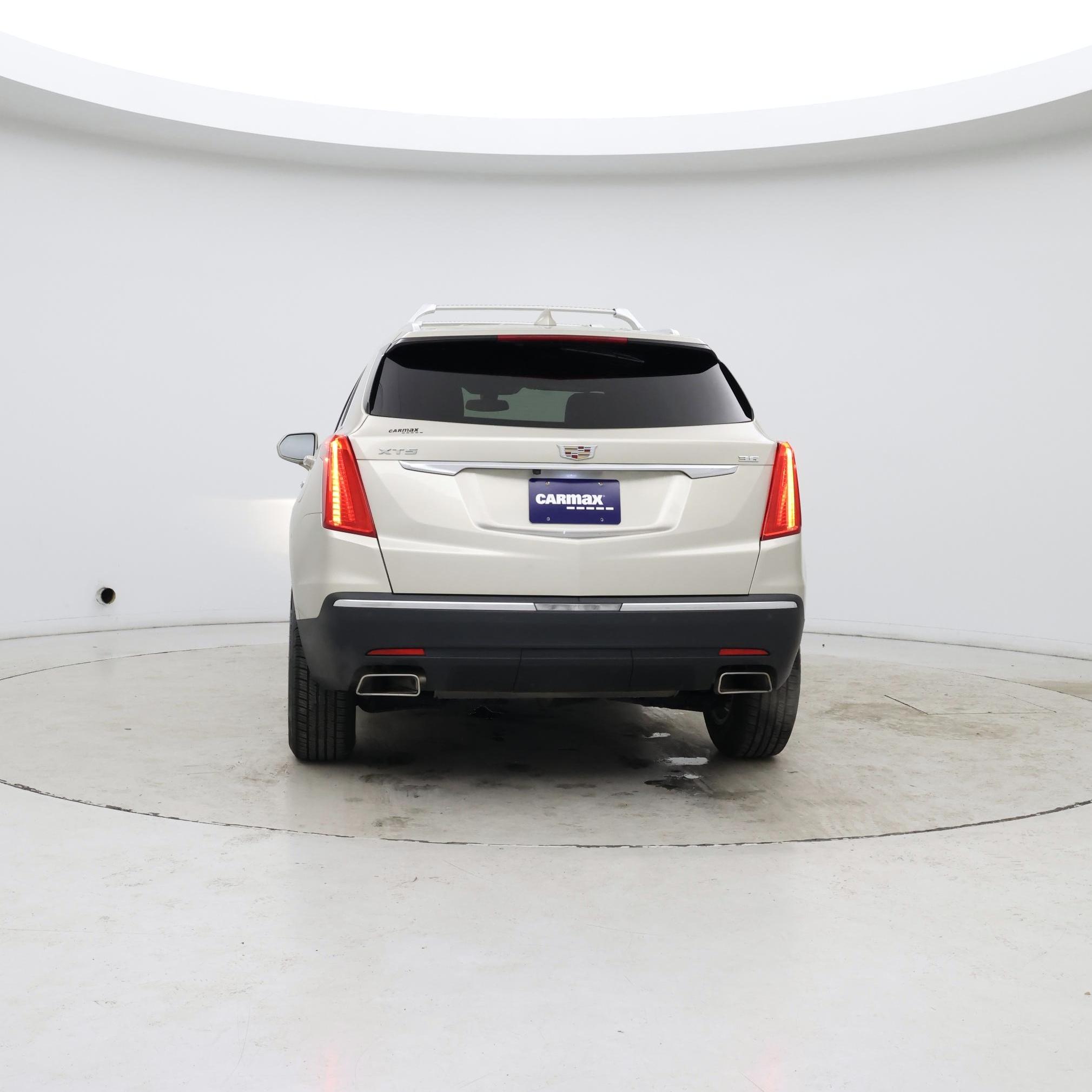 Thumbnail: 2017 Cadillac XT5 - 6