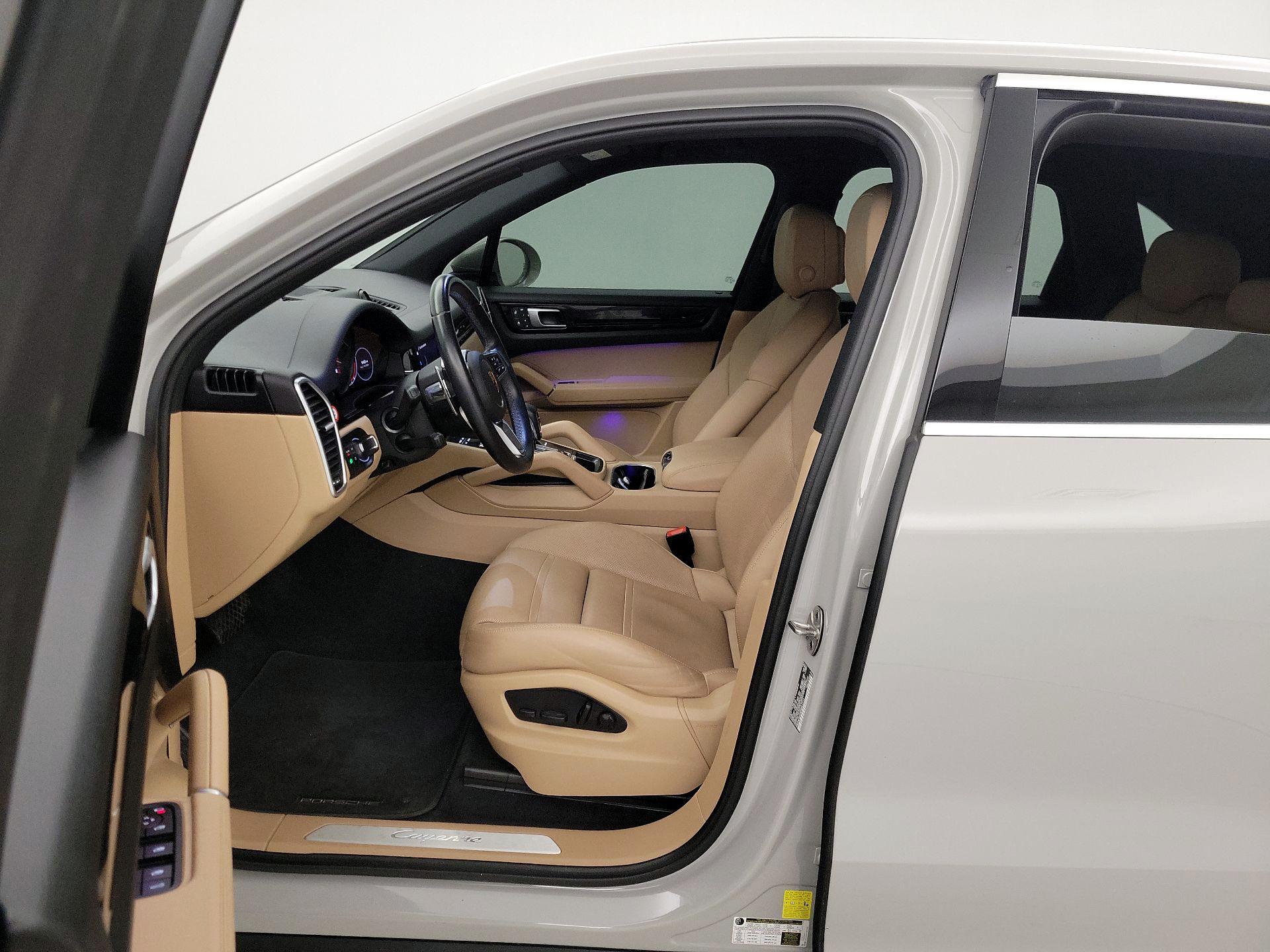 Thumbnail: 2022 Porsche Cayenne - 11