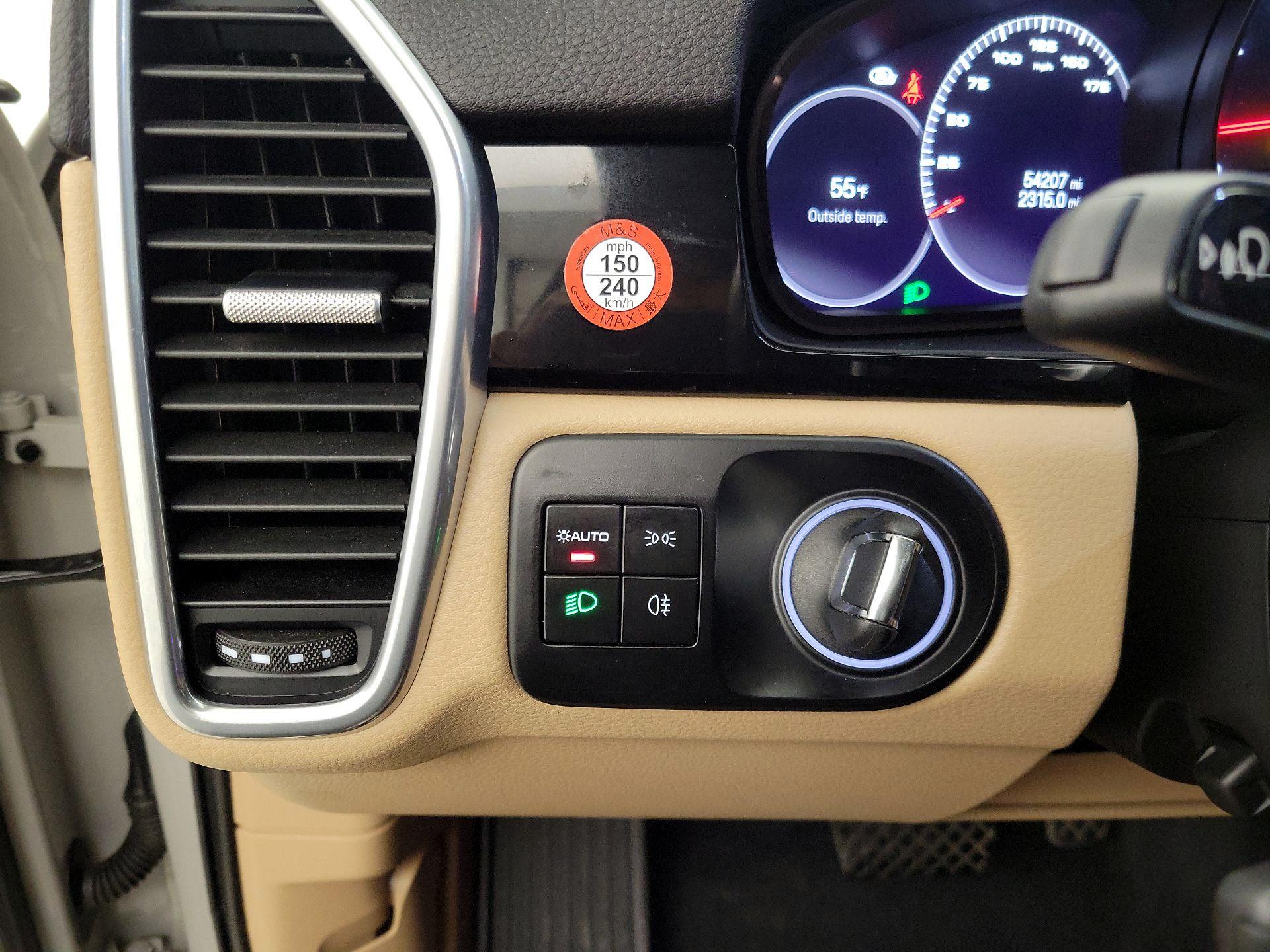 Thumbnail: 2022 Porsche Cayenne - 13