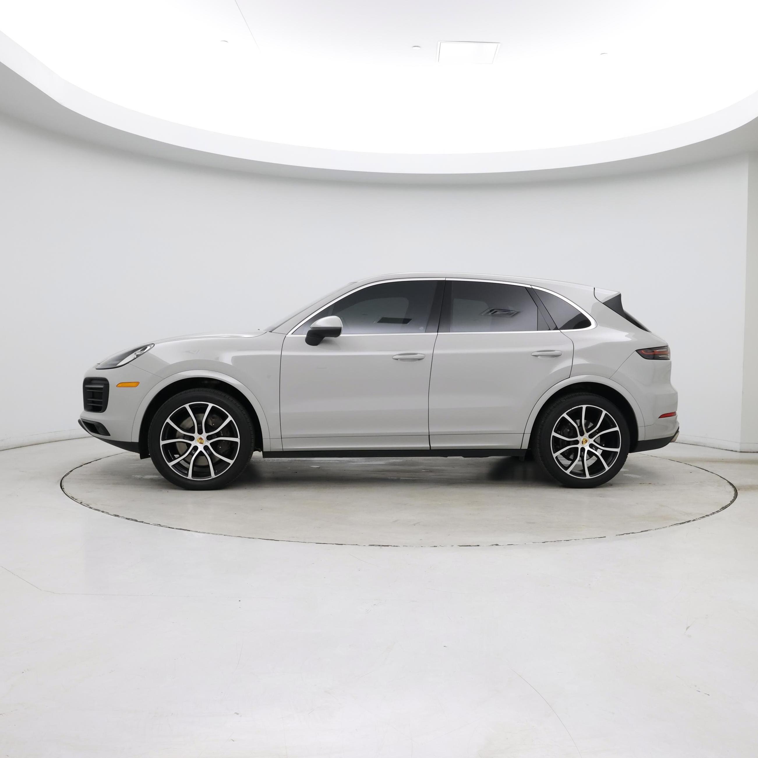 Thumbnail: 2022 Porsche Cayenne - 3