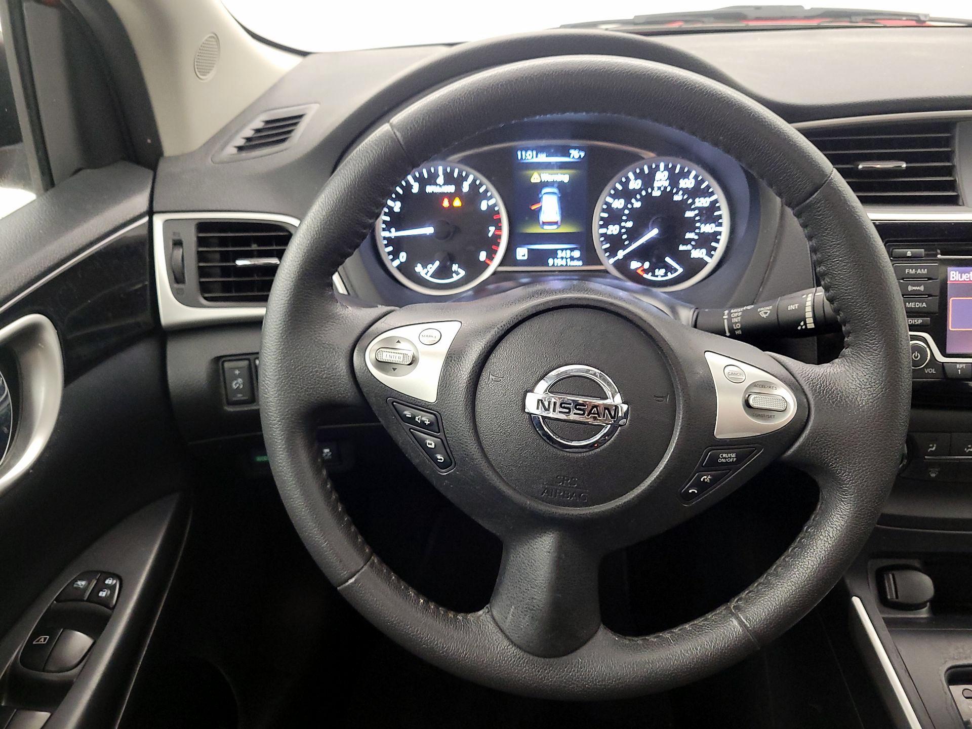 Thumbnail: 2017 Nissan Sentra - 10