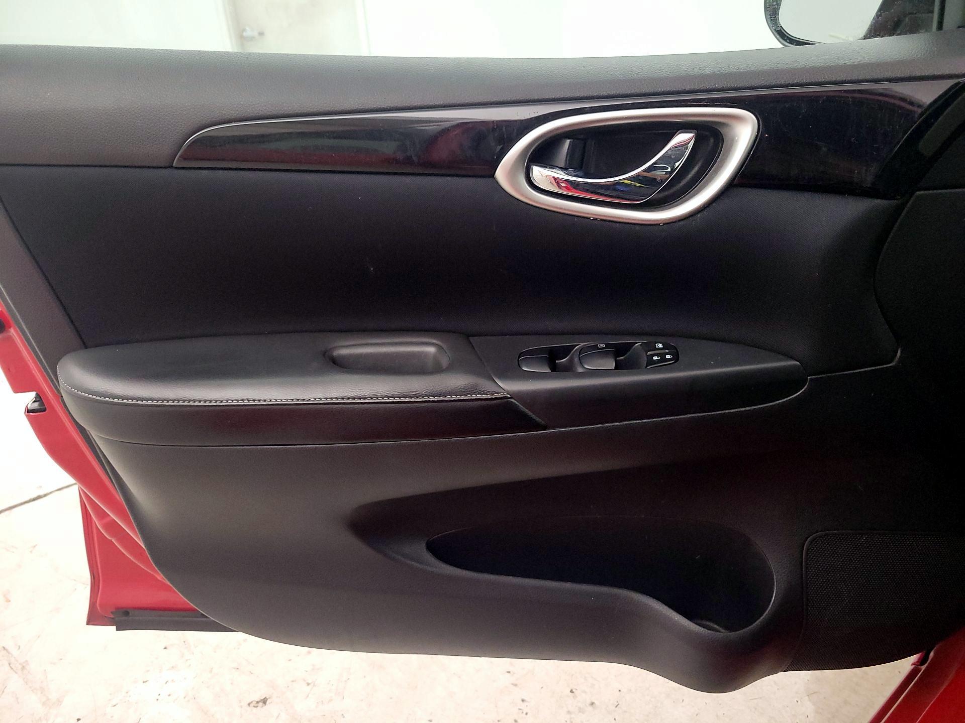 Thumbnail: 2017 Nissan Sentra - 12