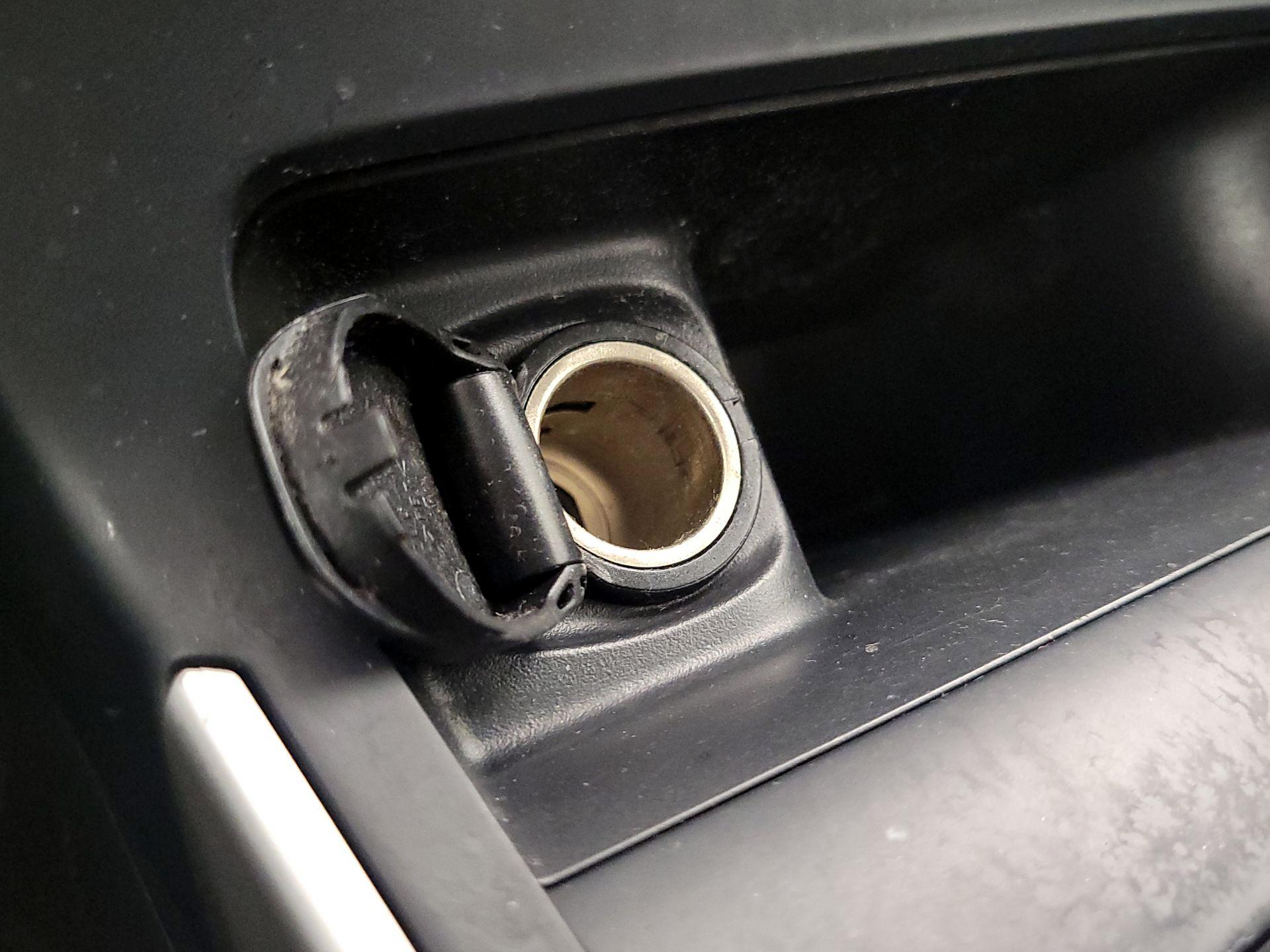 Thumbnail: 2017 Nissan Sentra - 18