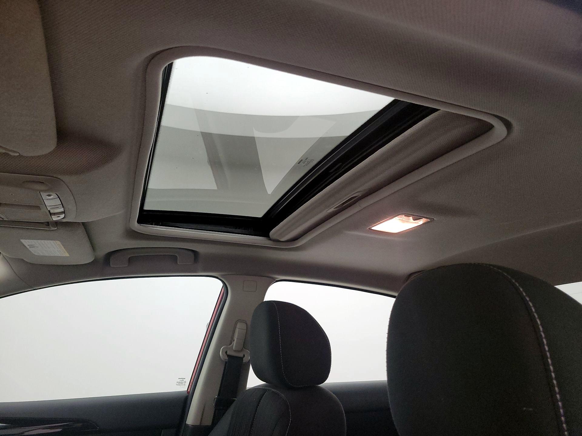 Thumbnail: 2017 Nissan Sentra - 19