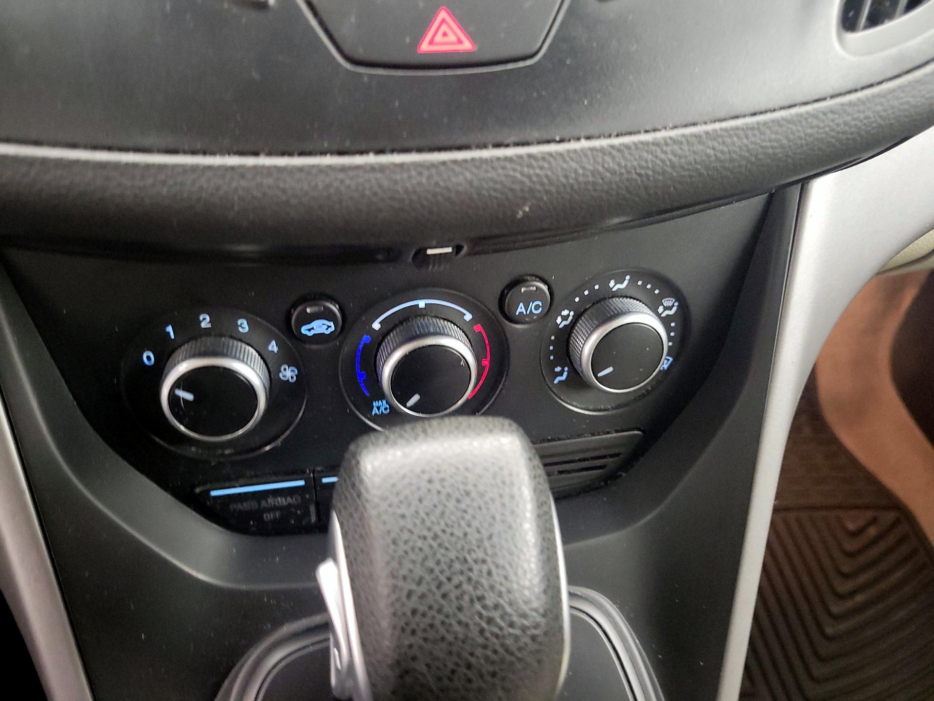 Thumbnail: 2014 Ford Escape - 16