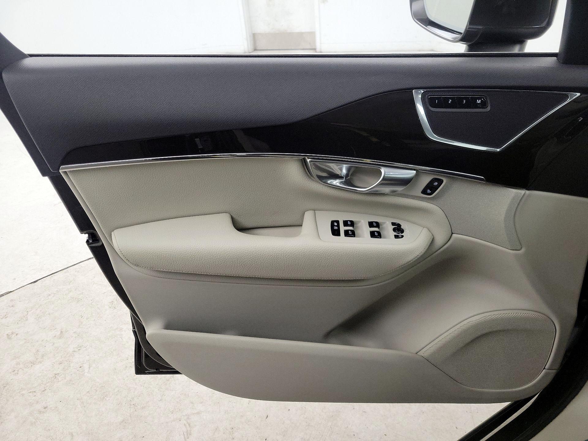 Thumbnail: 2018 Volvo XC90 - 12