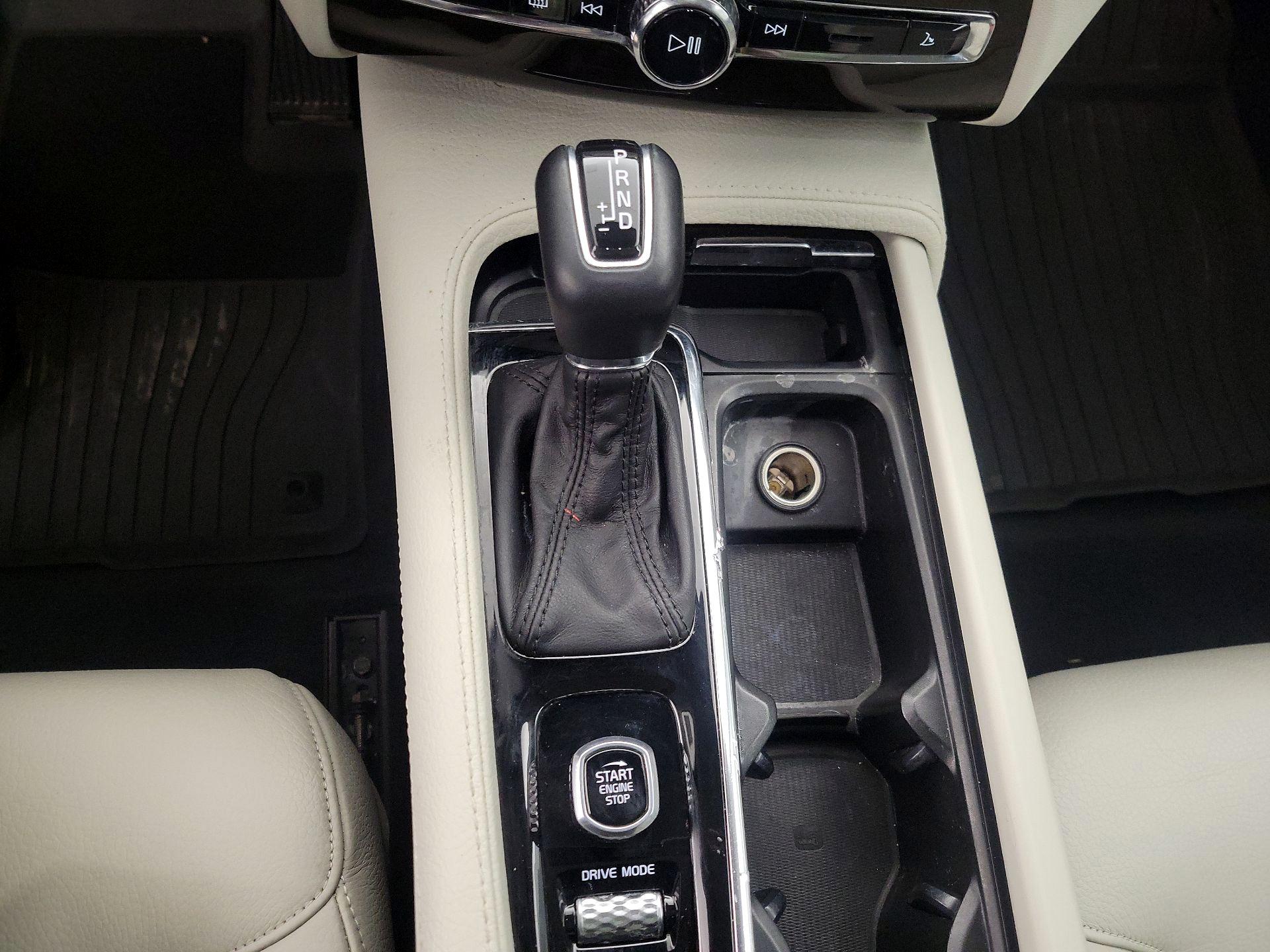 Thumbnail: 2018 Volvo XC90 - 17