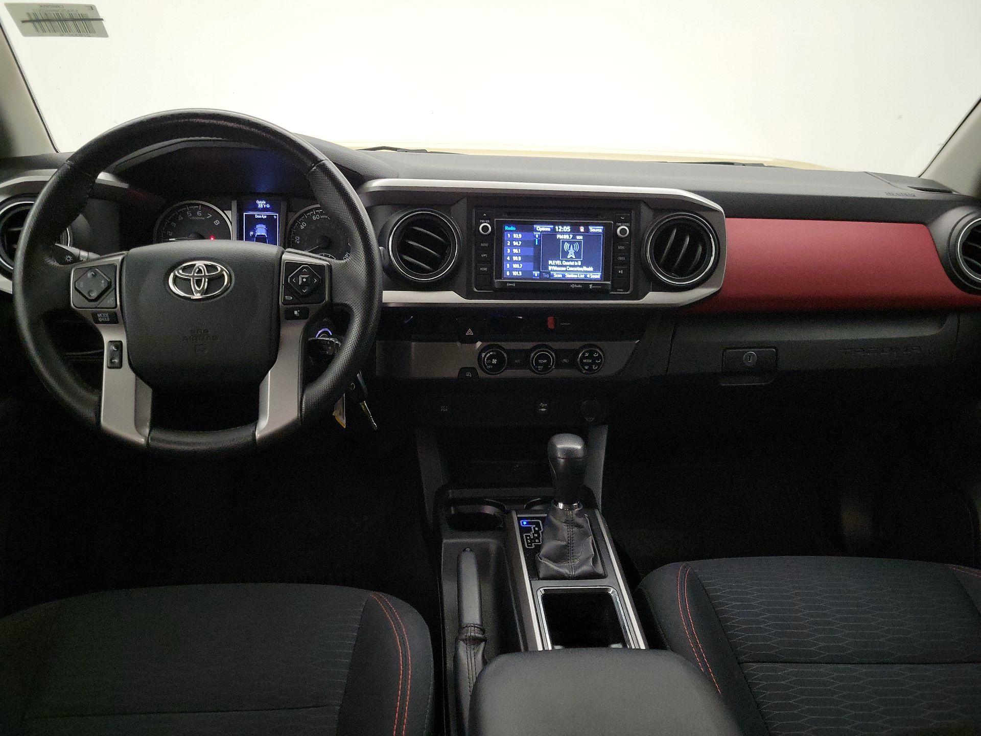 Thumbnail: 2017 Toyota Tacoma - 9