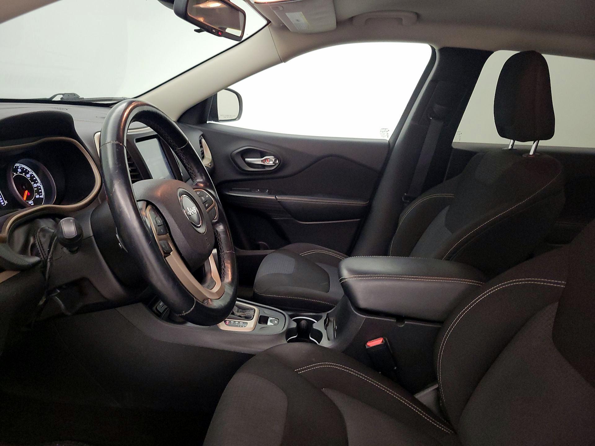 Thumbnail: 2015 Jeep Cherokee - 11