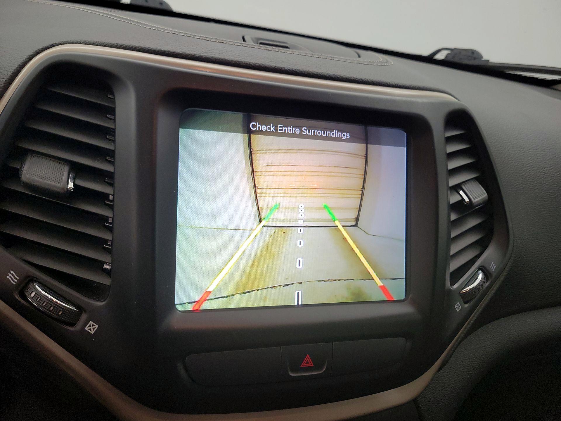 Thumbnail: 2015 Jeep Cherokee - 14