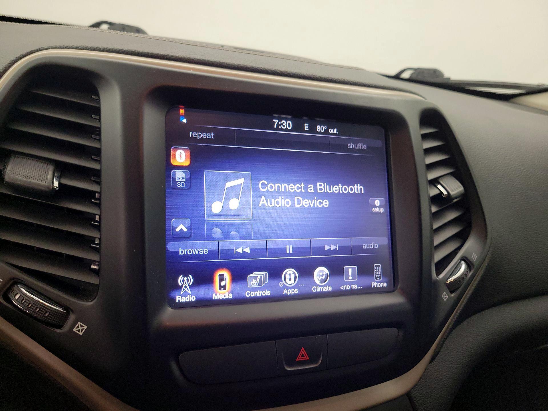 Thumbnail: 2015 Jeep Cherokee - 15