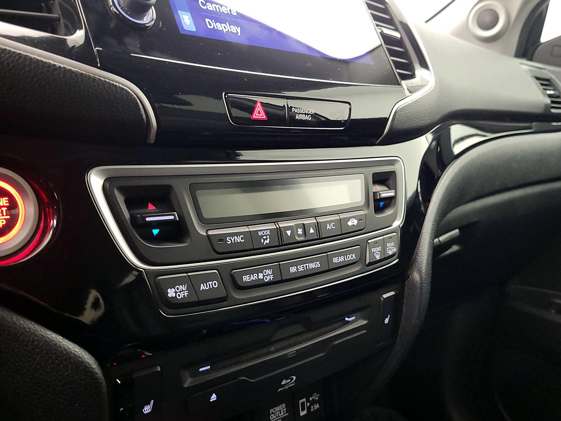 Thumbnail: 2020 Honda Pilot - 16