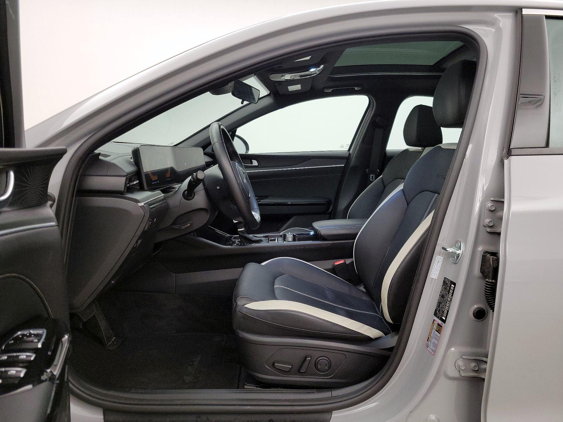 Thumbnail: 2025 Kia K5 - 11