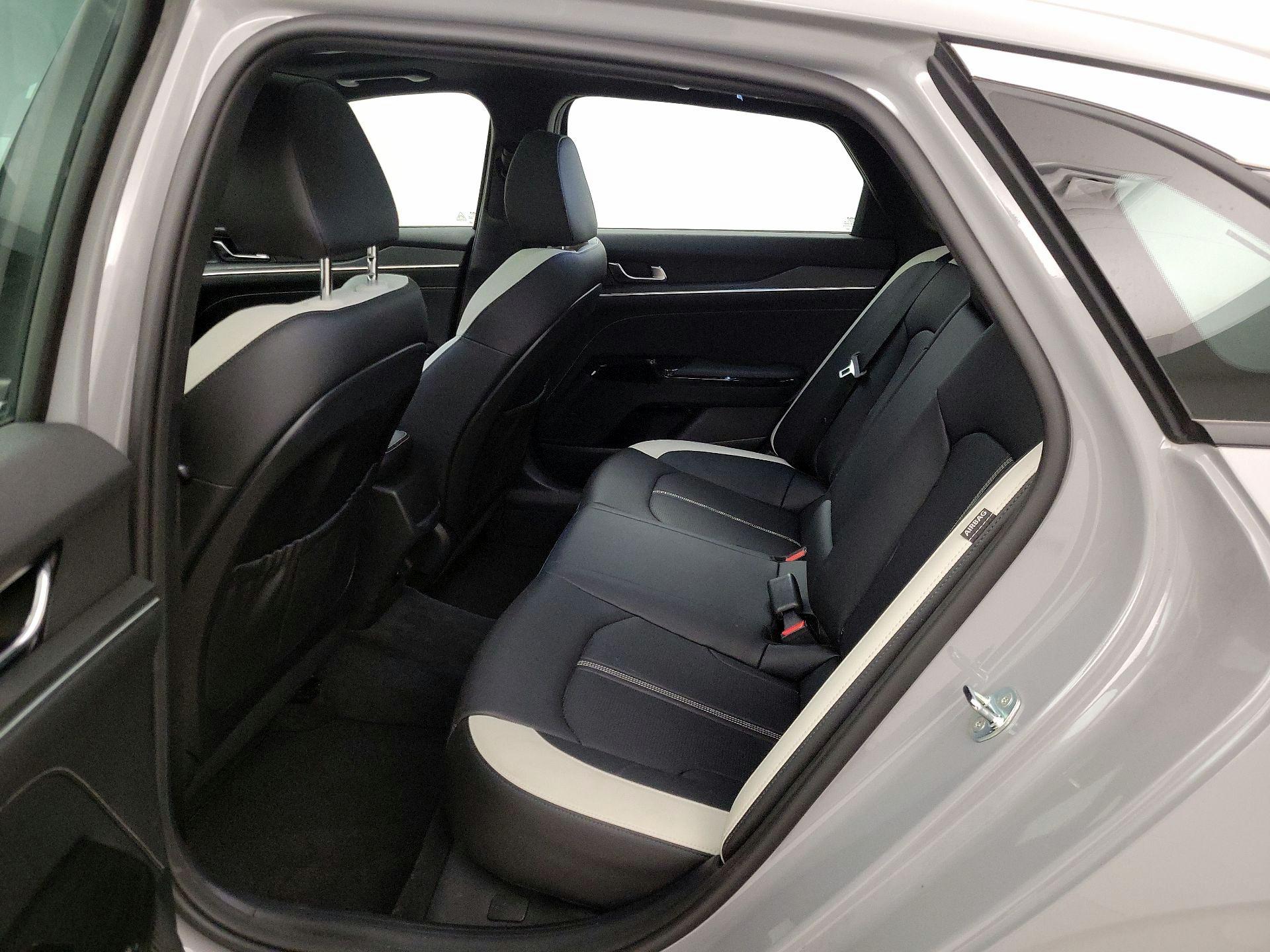 Thumbnail: 2025 Kia K5 - 20