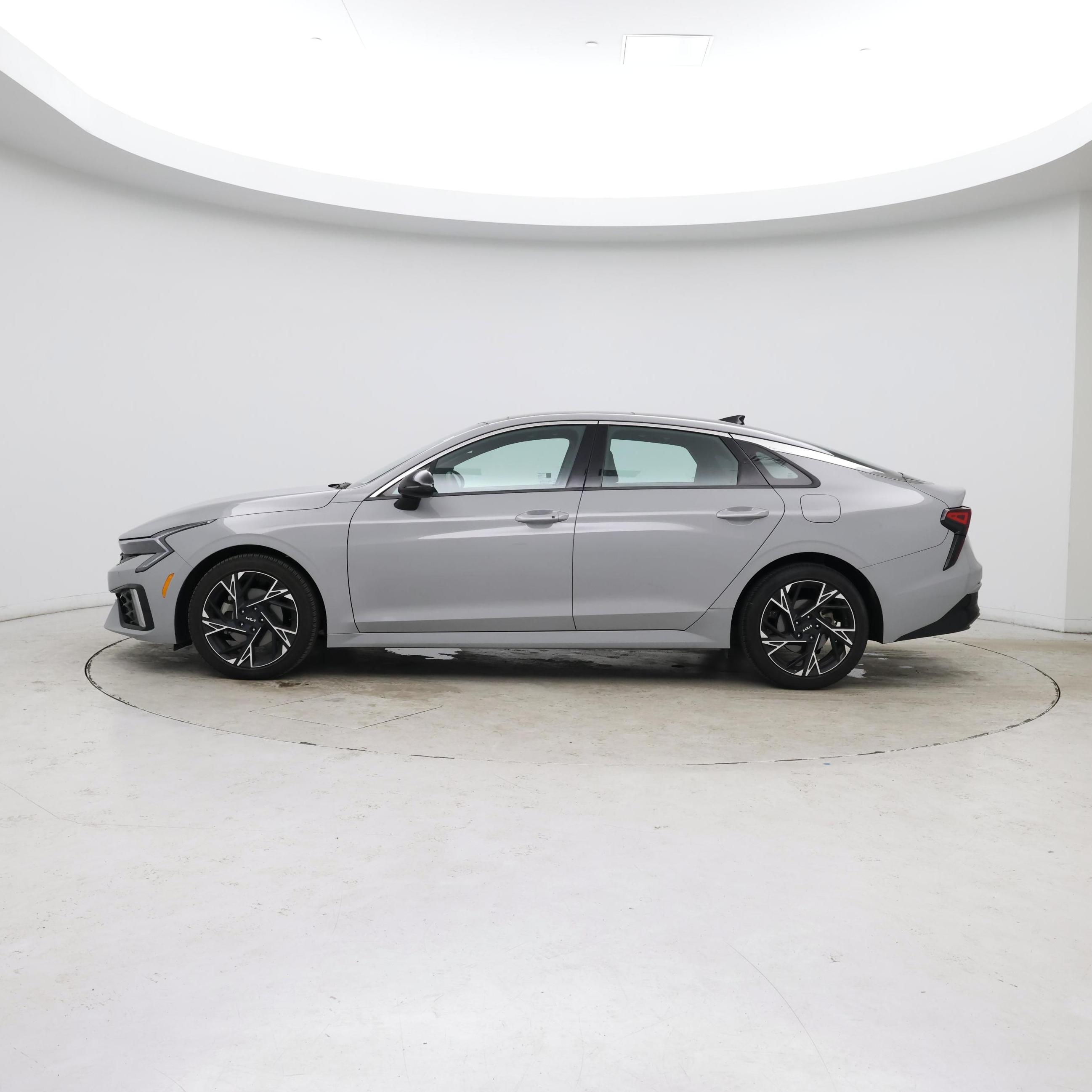 Thumbnail: 2025 Kia K5 - 3