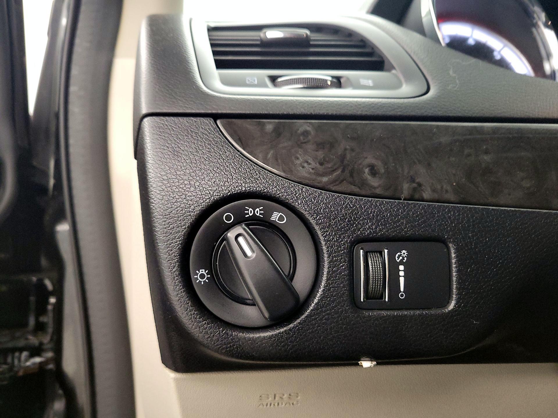 Thumbnail: 2017 Dodge Grand Caravan - 13