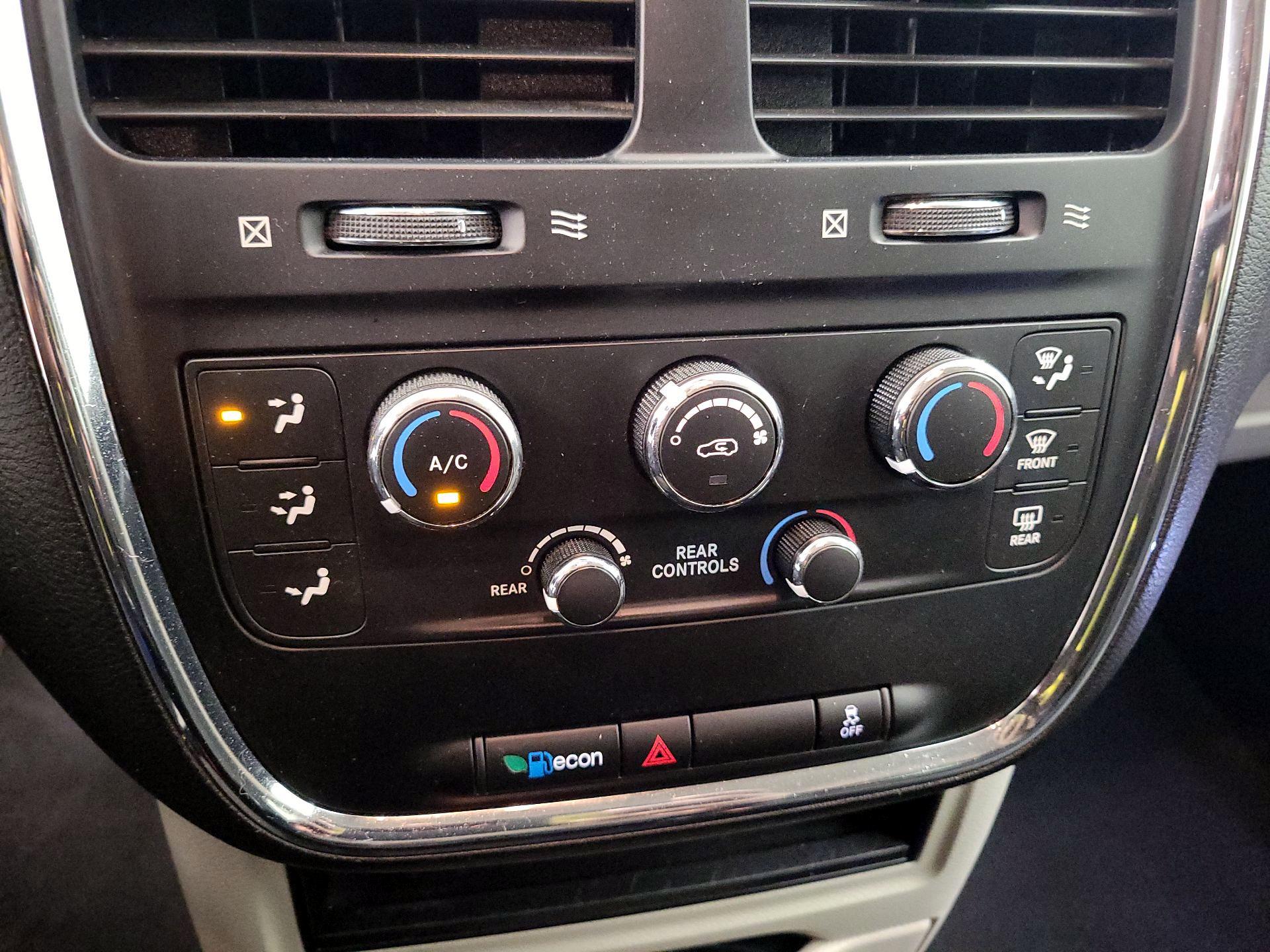 Thumbnail: 2017 Dodge Grand Caravan - 16